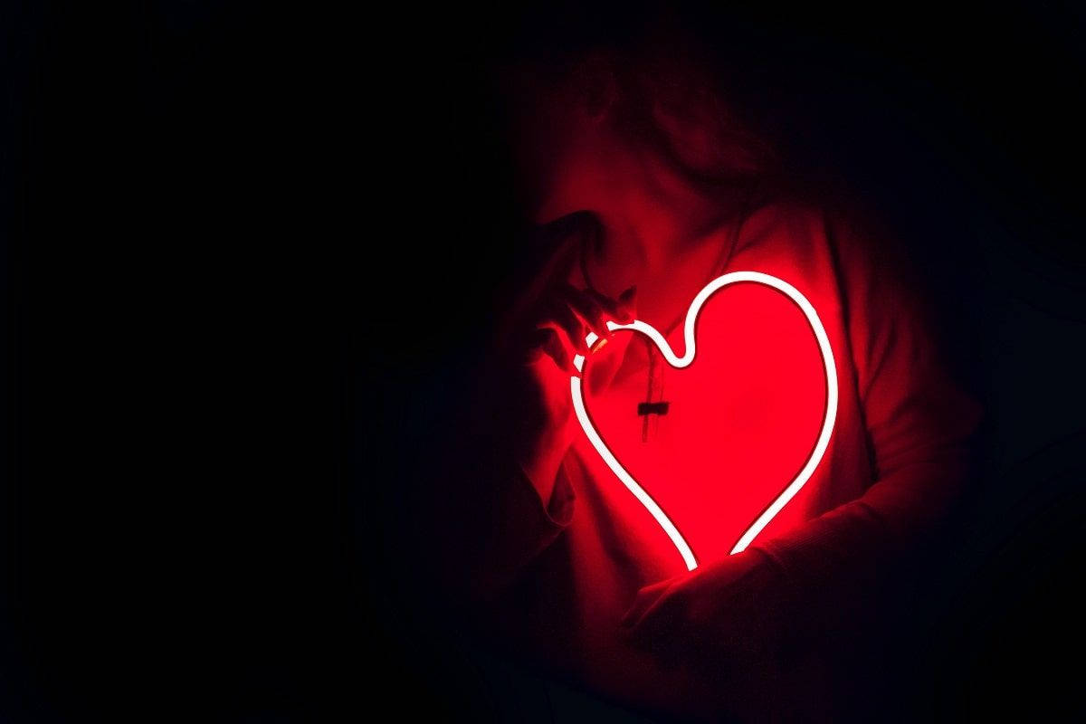 Estetică Inimă Roșie Neon Fundal