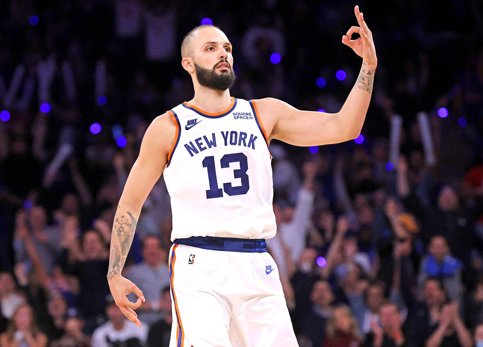 Evan Fournier aruncare de trei puncte Celtics vs. Knicks Fundal