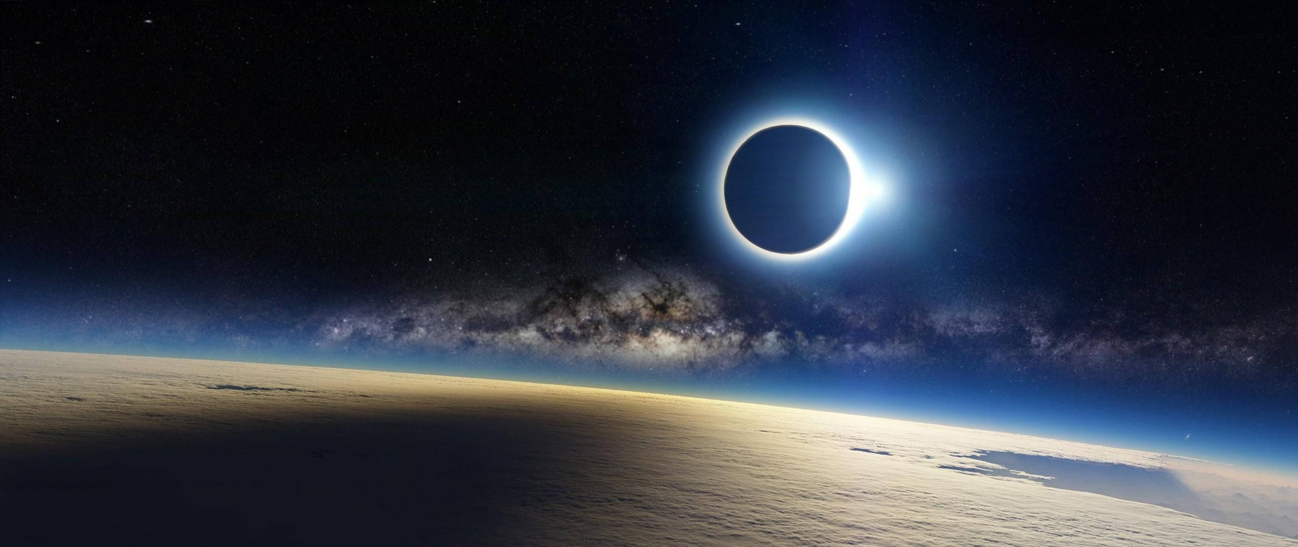 Experimentați una eclipsă impresionantă în spațiul cosmic. Fundal