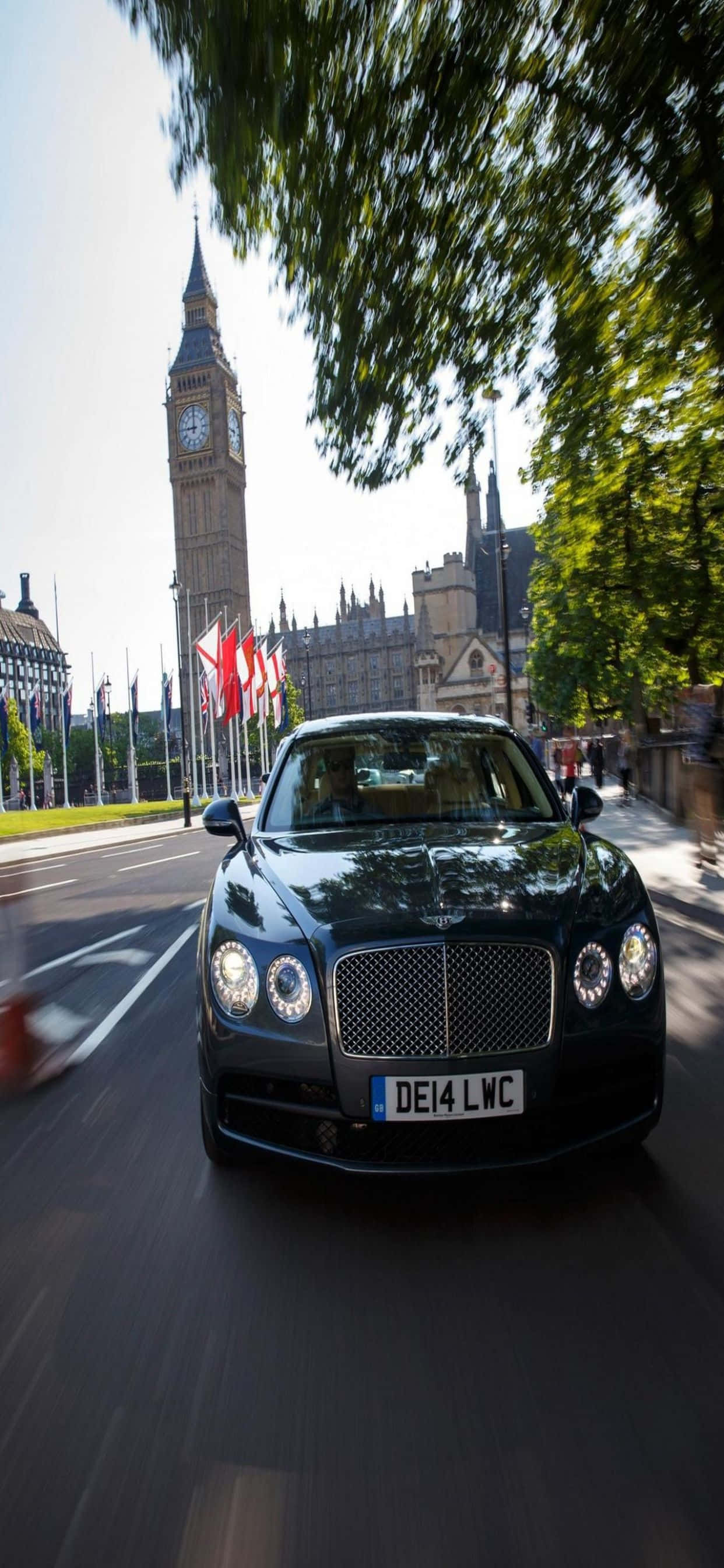 Experimentează luxul cu iPhone Xs Max Bentley Fundal