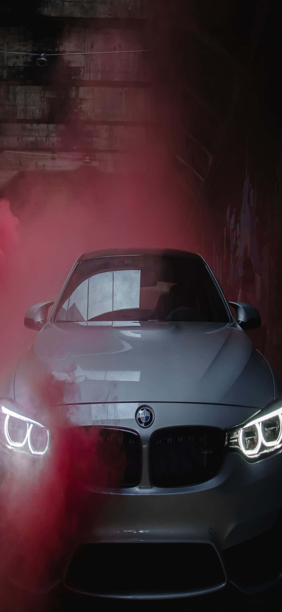 Experimentați luxul suprem al BMW și iPhone X. Fundal