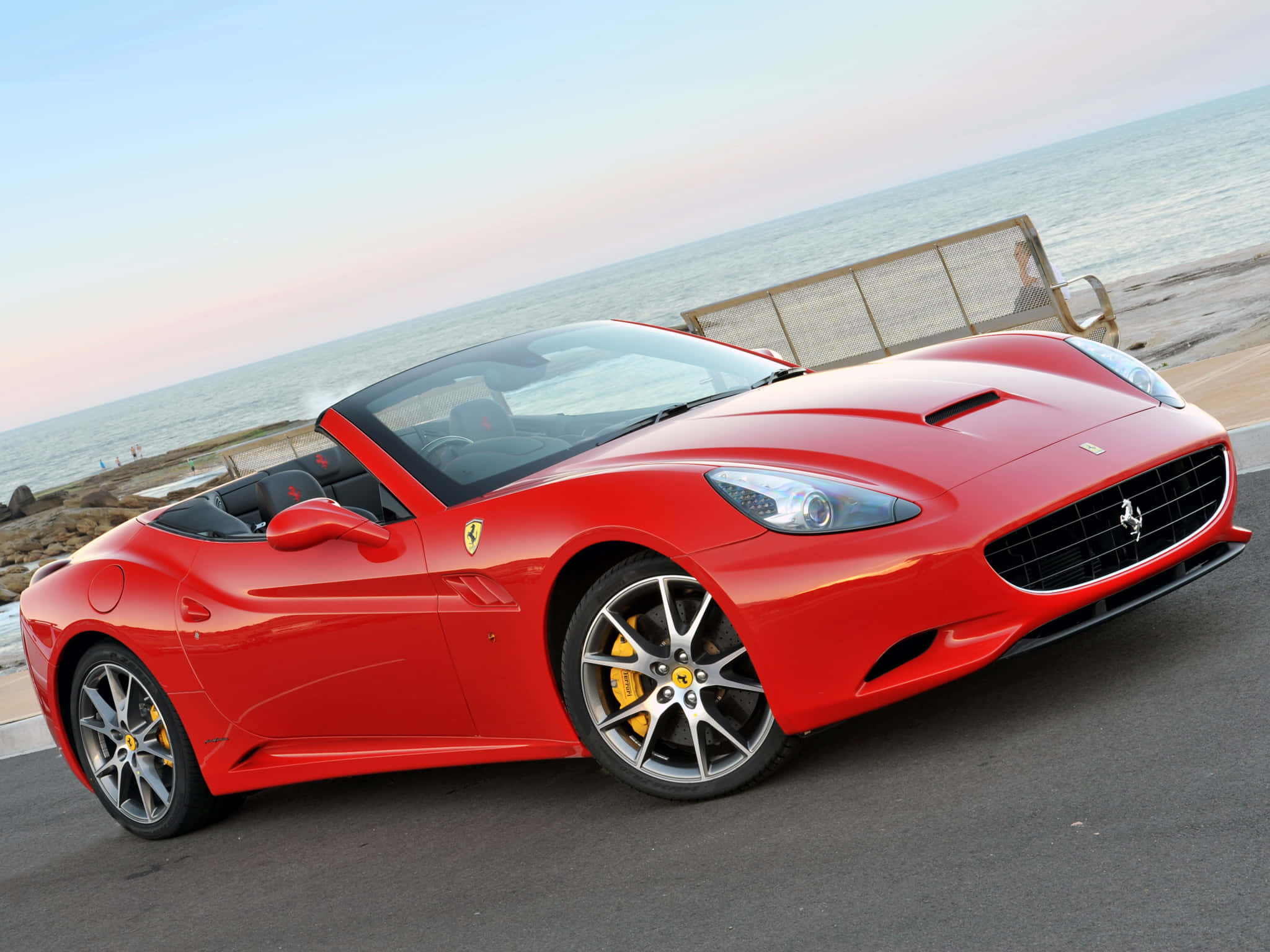 Experimentează puterea de neegalat a unui Ferrari Fundal