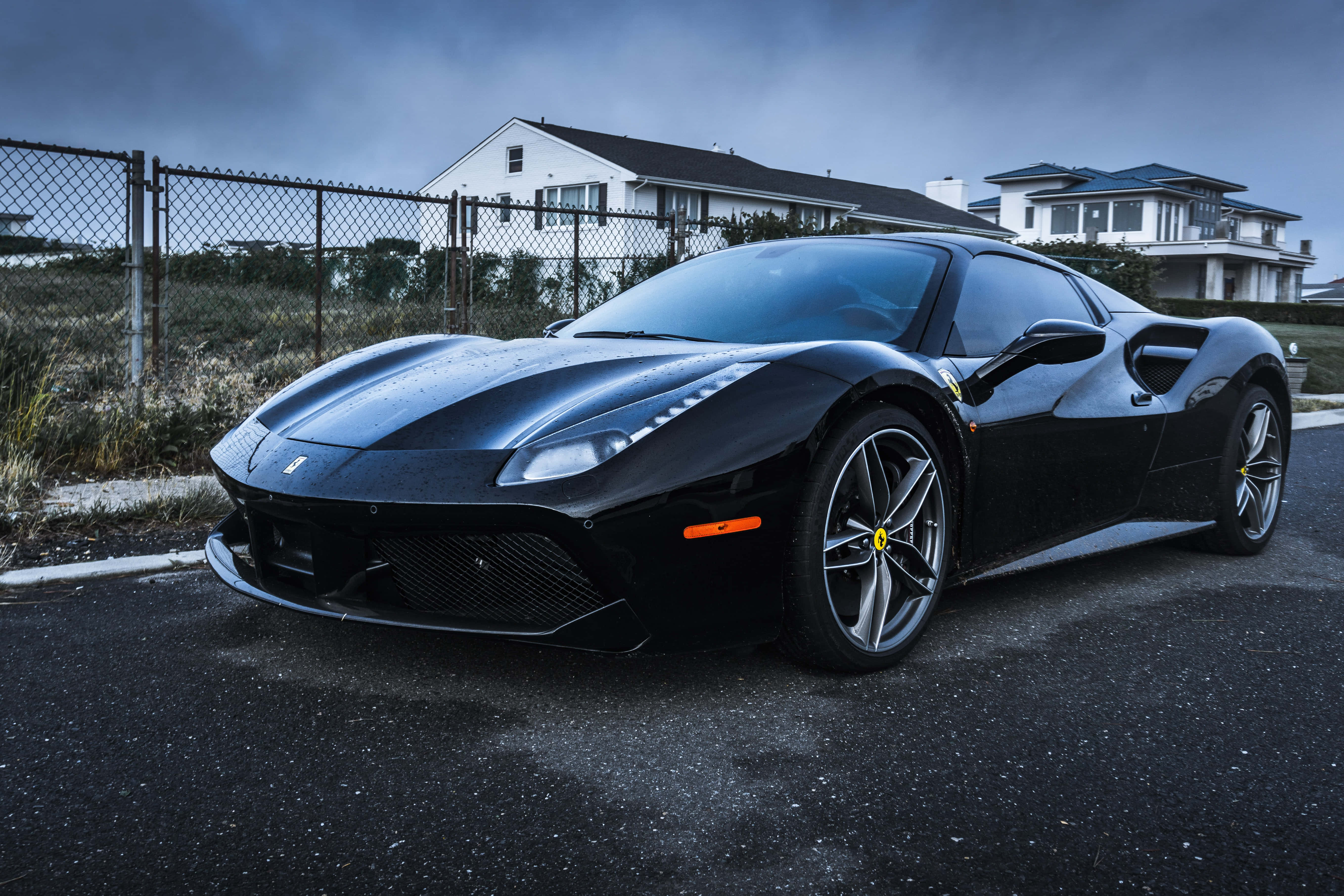 Experimentează Viteza și Luxul cu Ferrari Fundal