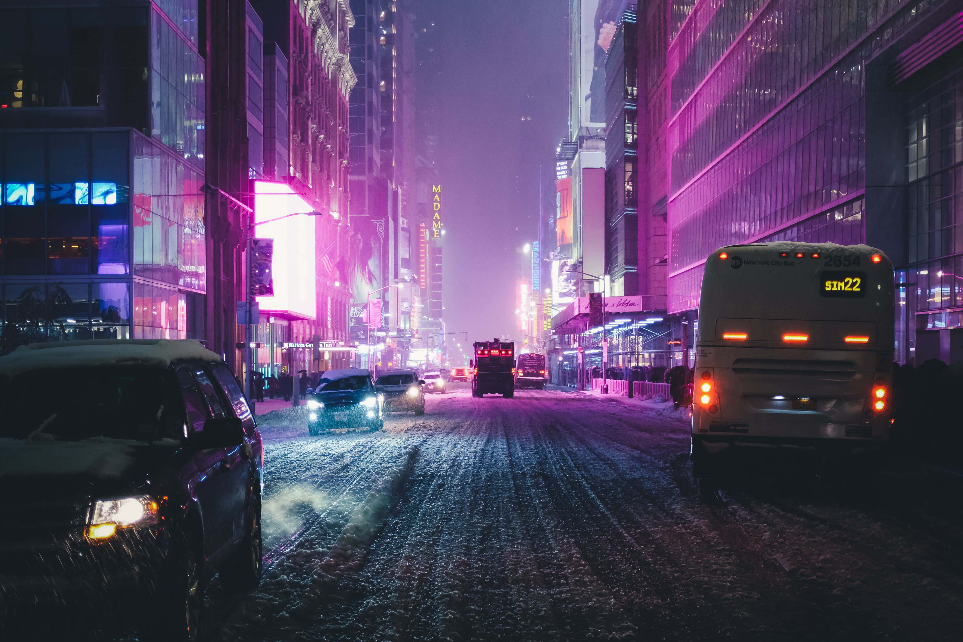 Explorând toată energia și viața din Neon City Fundal