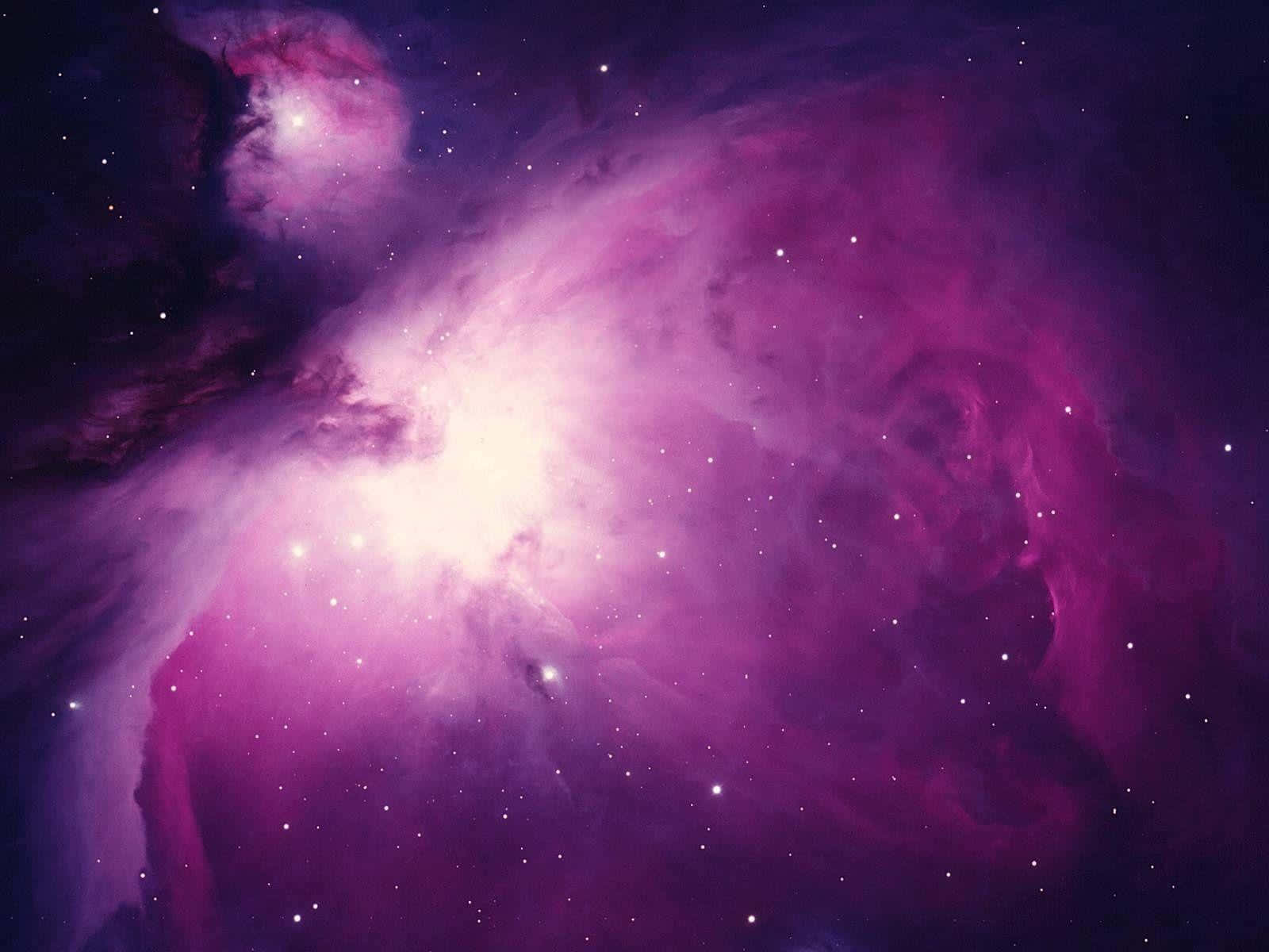 Explorează frumusețea galaxiilor violet Fundal
