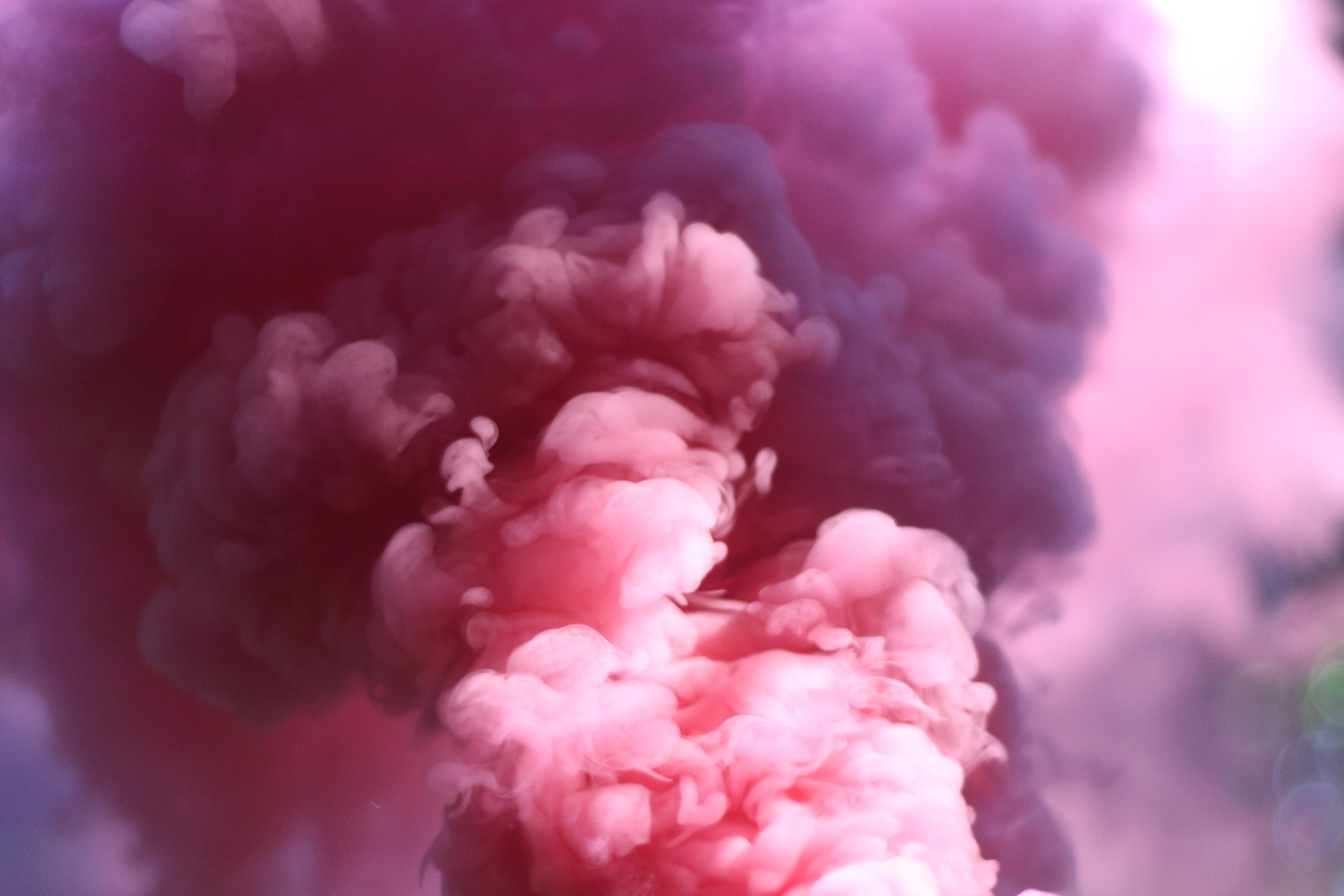 Explozie Colorată de Fum Roz Fundal