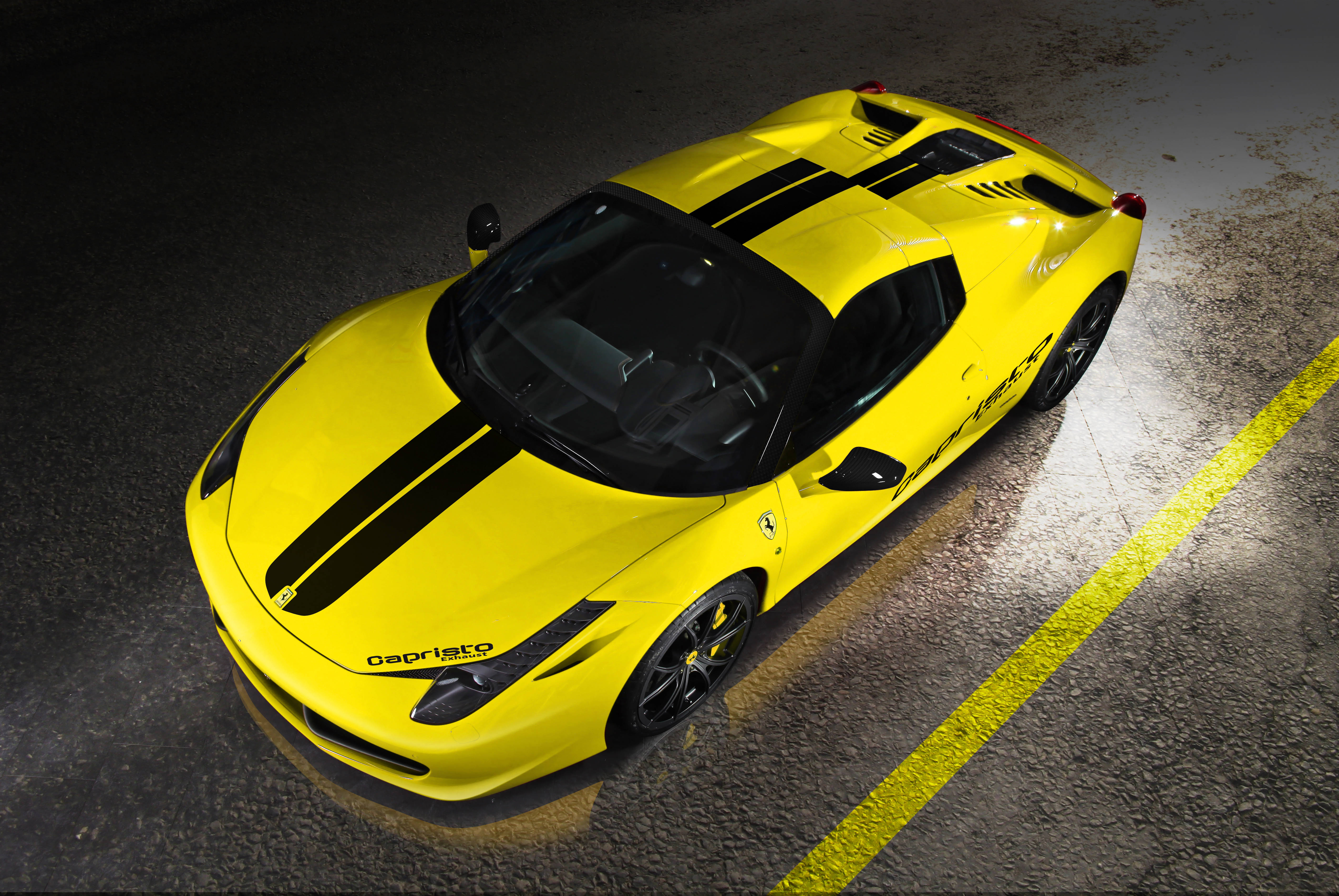 "Ferrari 458 Spider este o operă de artă și putere în mișcare" Fundal