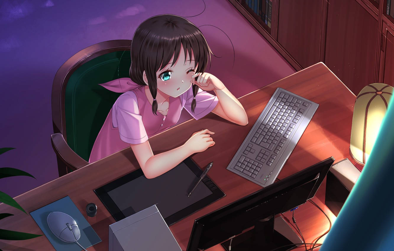 Fetita anime își alunga somnolența în fața laptopului Fundal