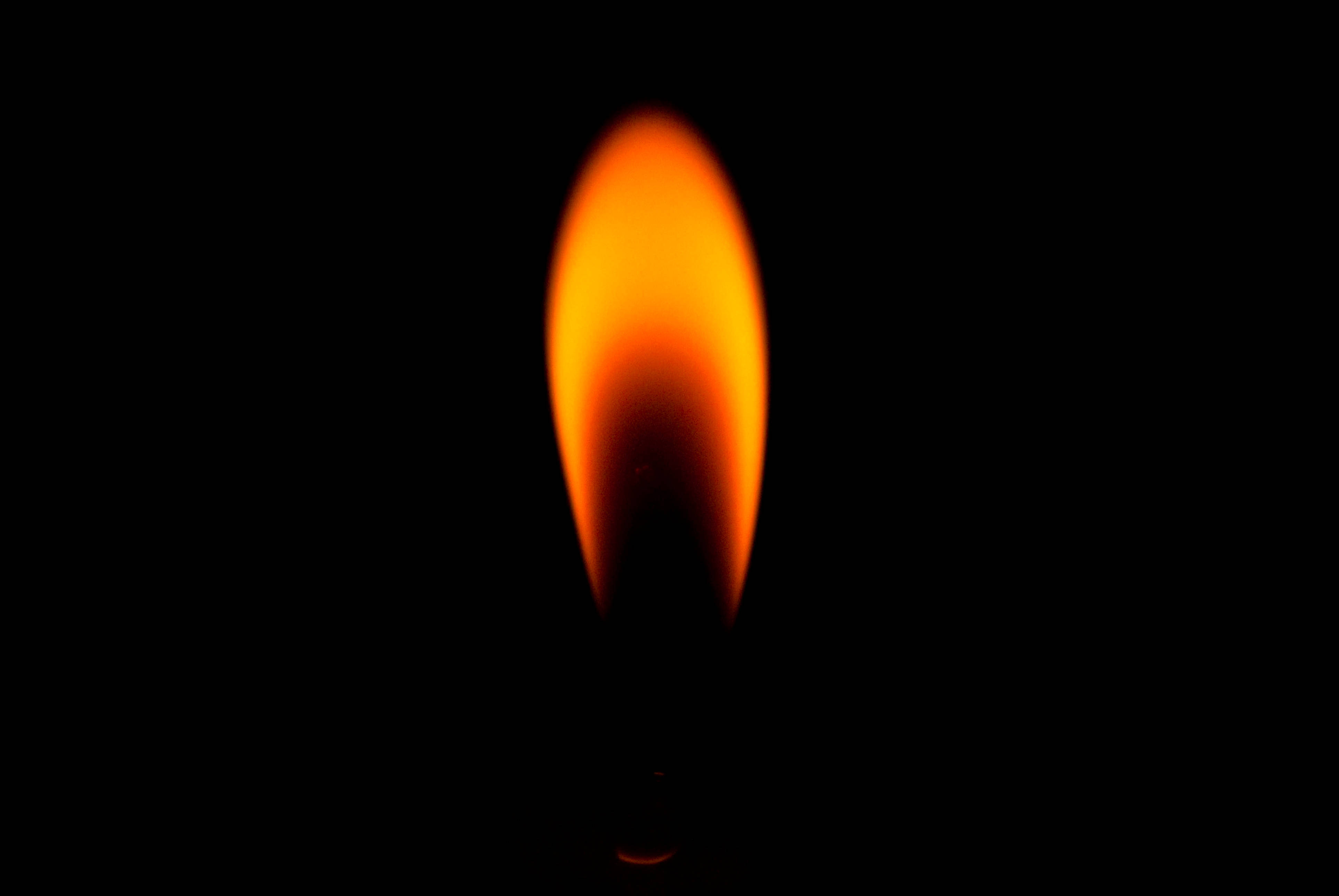 Foc cuprinzând cerul nopții întunecat Fundal
