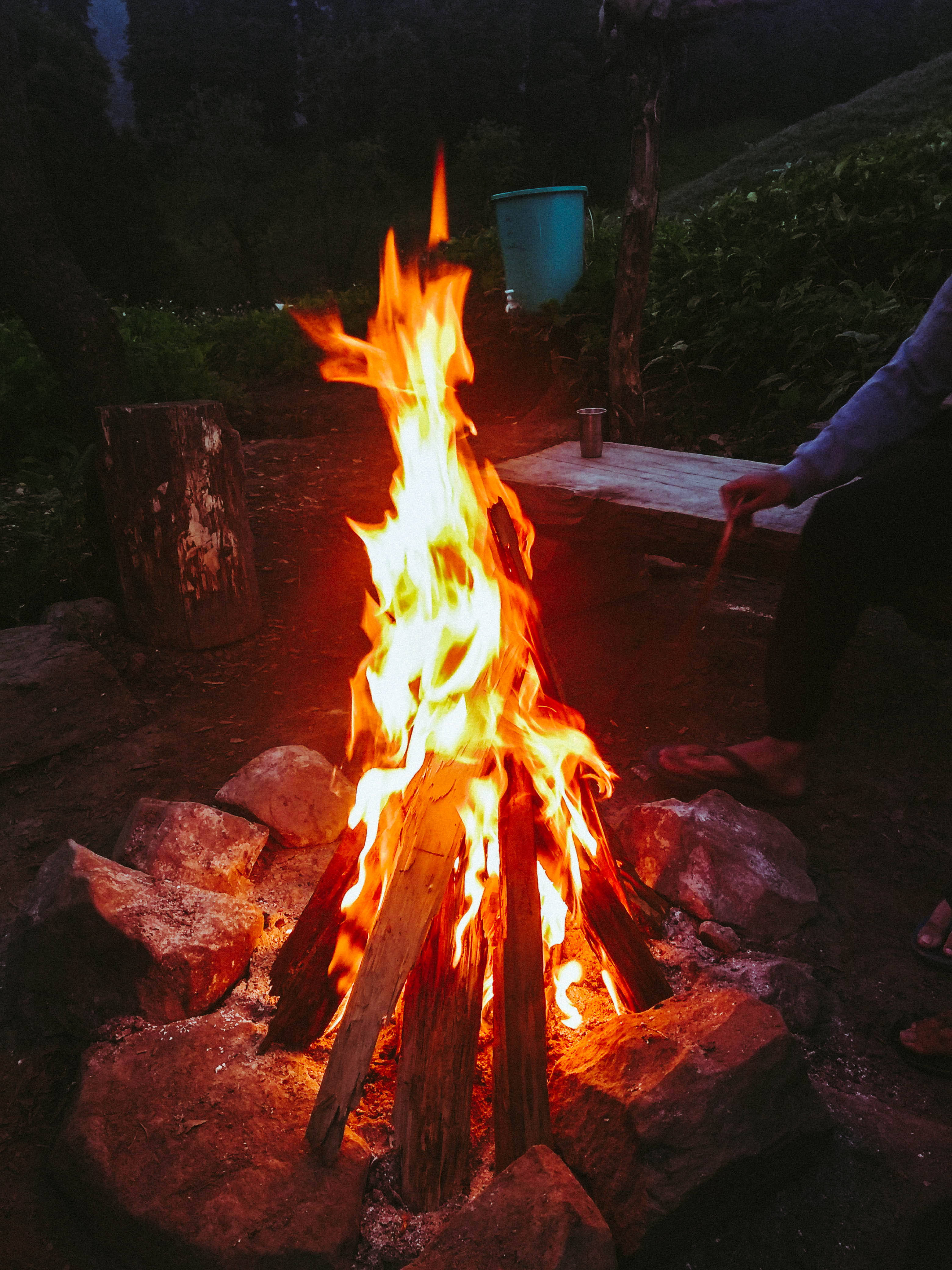 Foc de tabără 4K Fundal