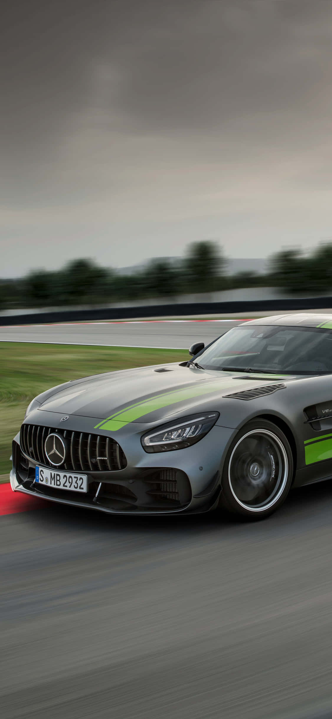 iPhone Xs Mercedes Amg Fundal Argintiu Verde Fundal
