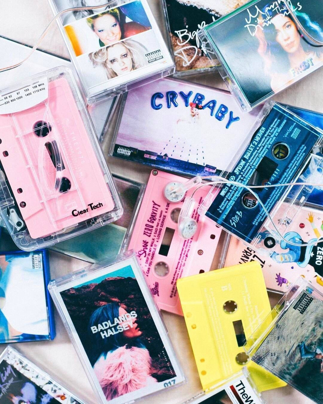 Fotografie cu casete audio vintage în culori pastelate Fundal
