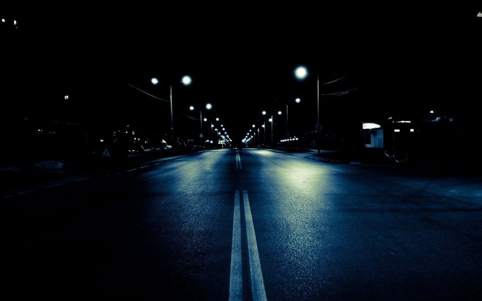 Frumos orizont al orașului întunecat. Fundal
