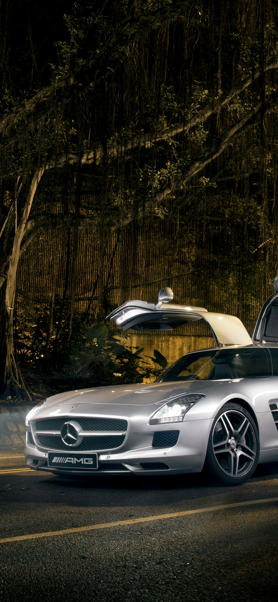 Fond Argintiu iPhone Xs Mercedes Amg Fundal