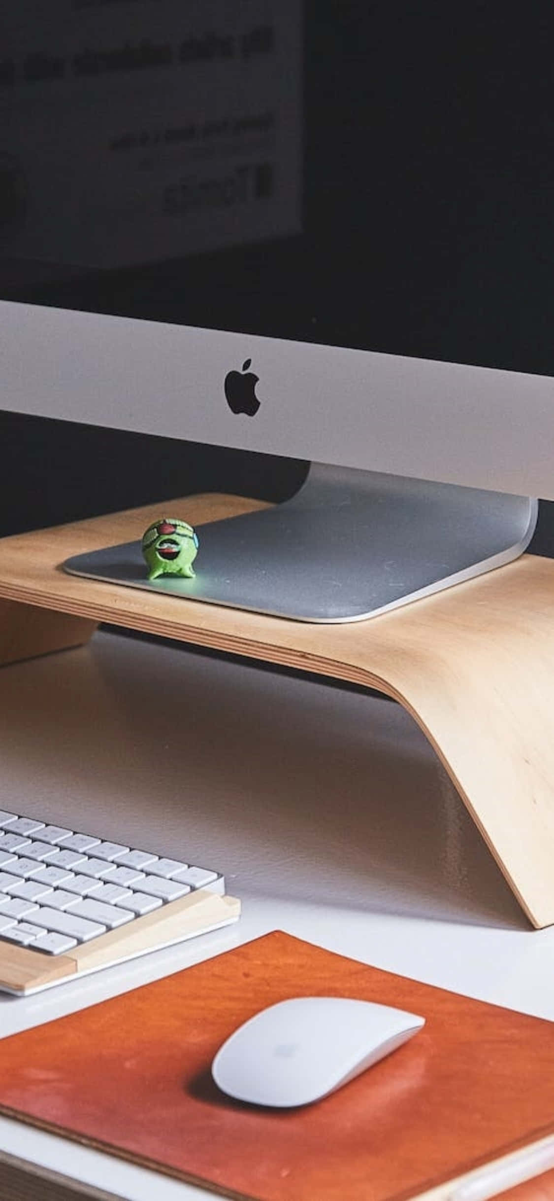 Fundal iPhone X cu Birou și MacBook Pro Fundal