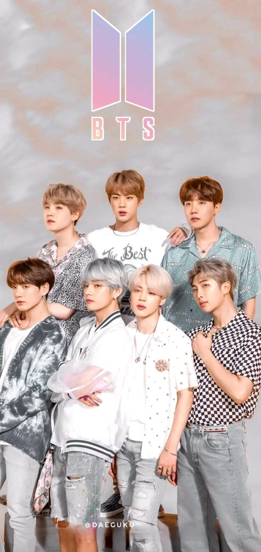 Grupul BTS drăguț pozând sub sigla BTS Fundal