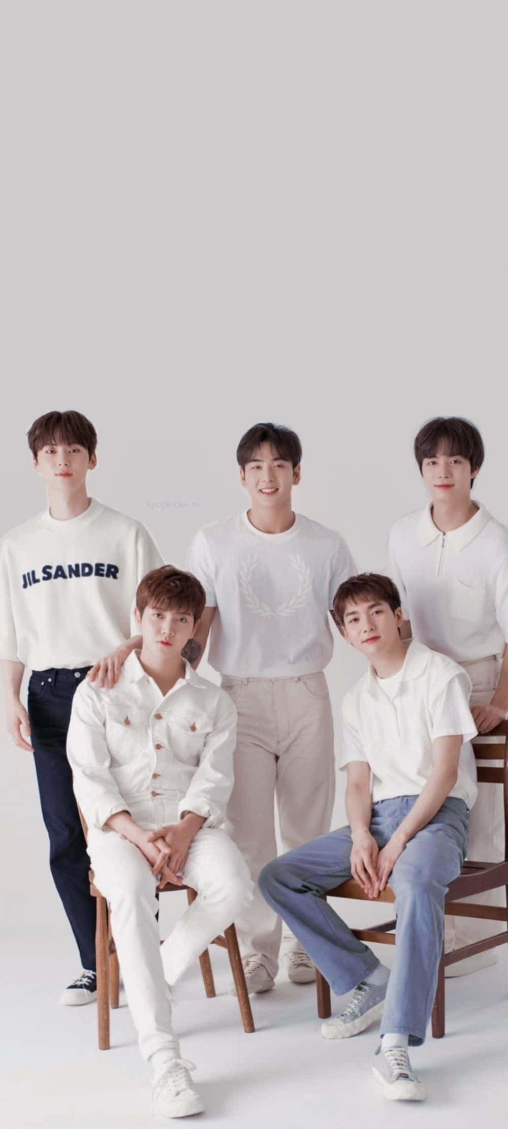 Grupul Kpop Nuest Estetic Fundal