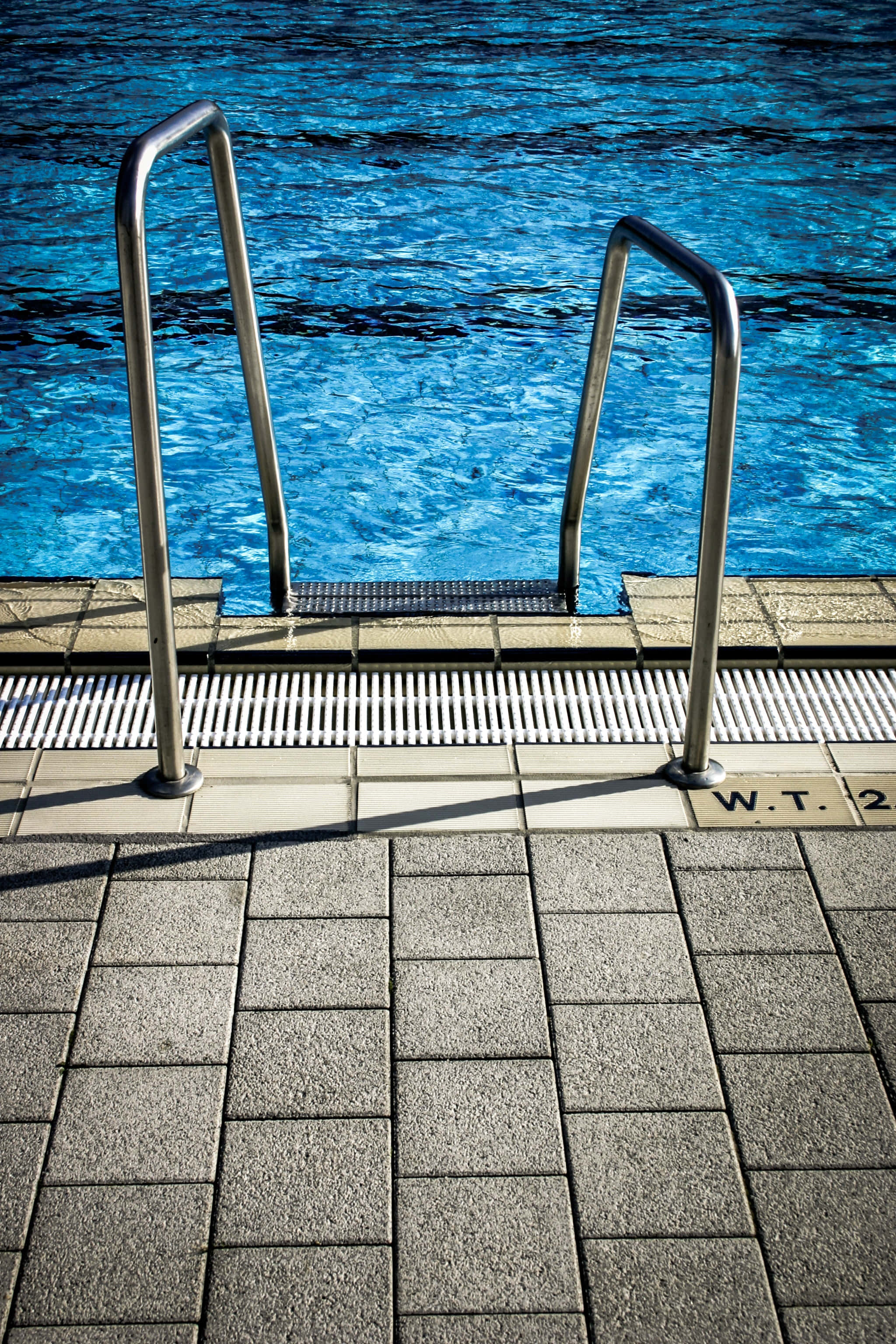 Imagine Bucură-te de Soare și Piscină Fundal