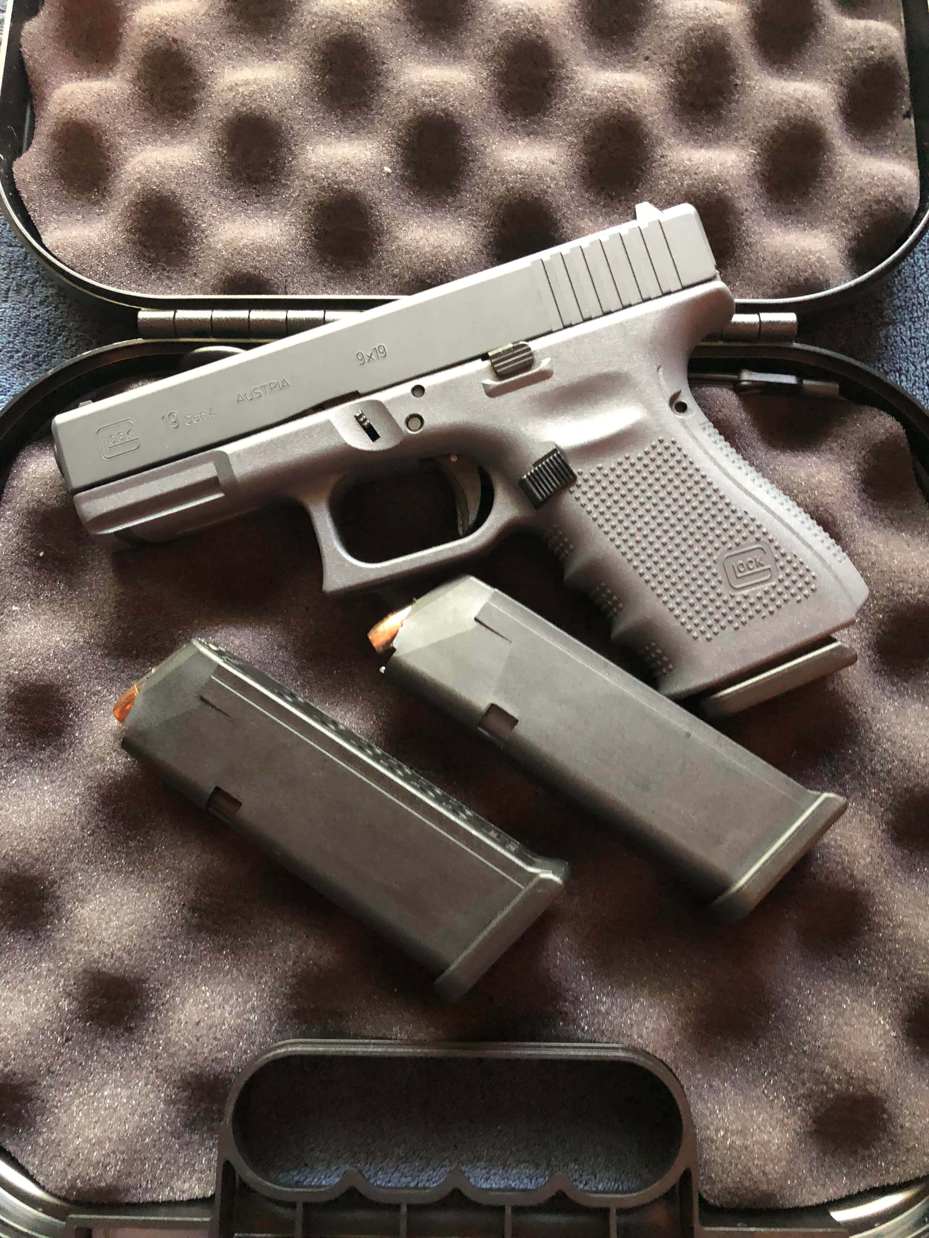 Imagine Pistol Semi-Automat Glock 19 Fundal