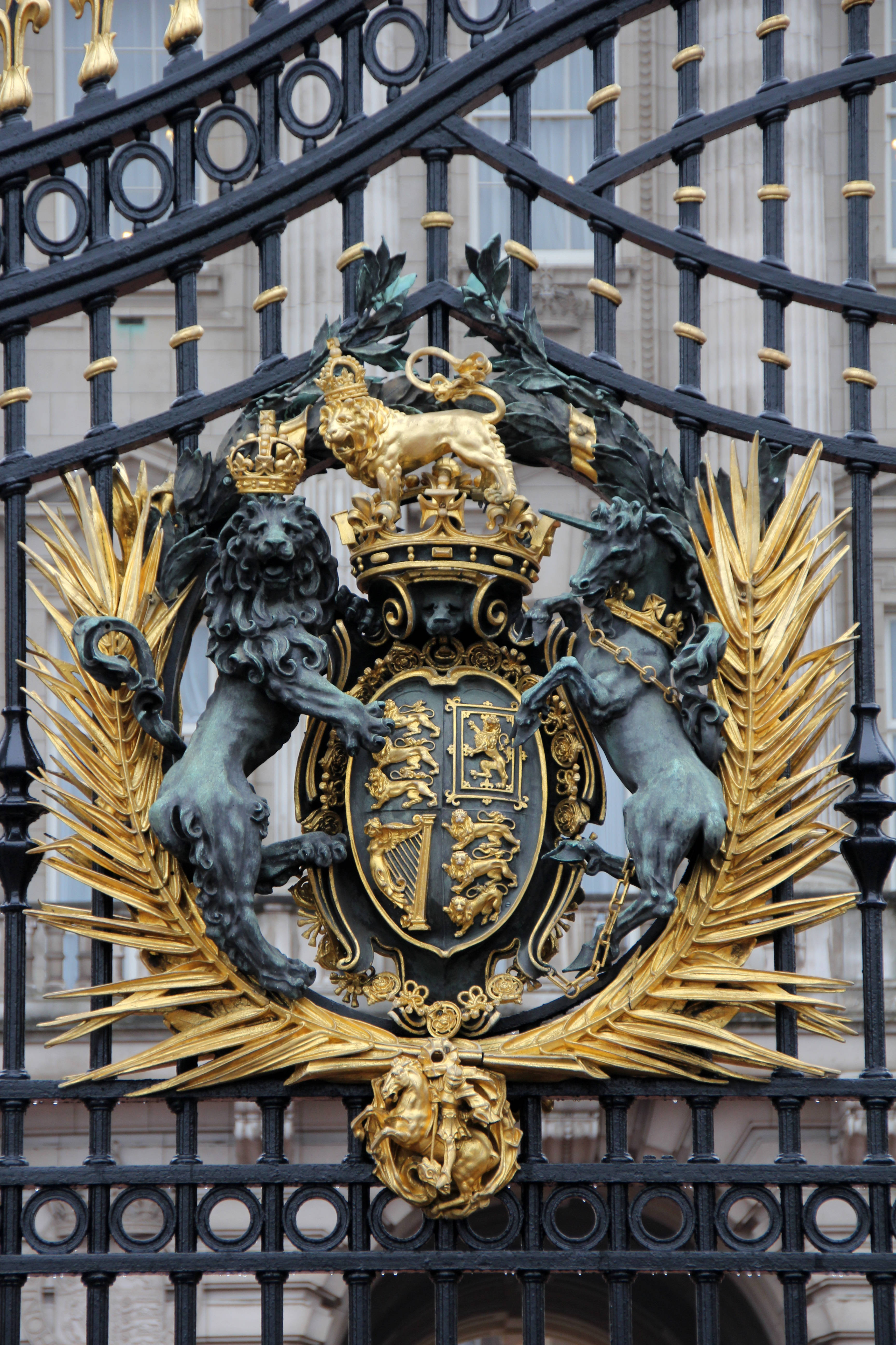 Intrarea porții Palatului Buckingham Fundal