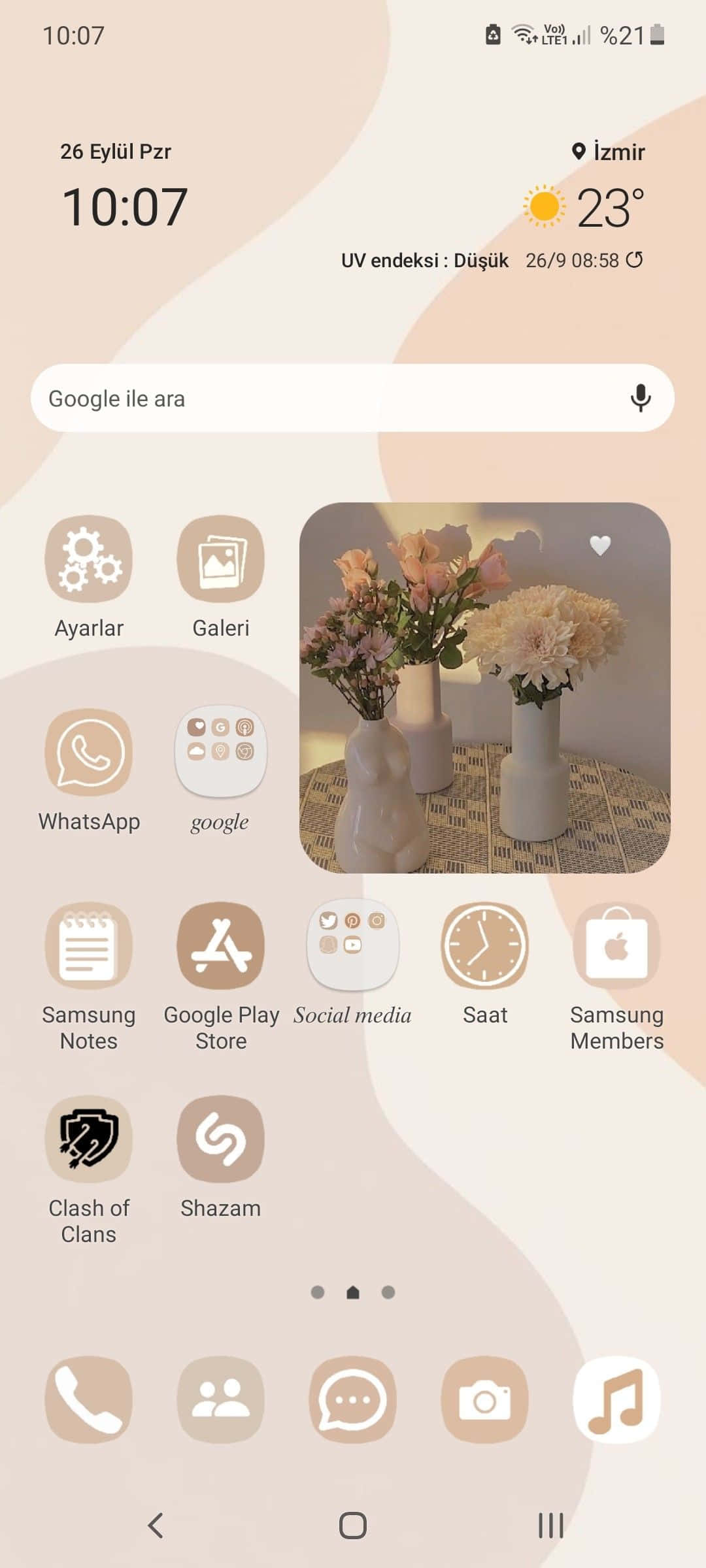 Înveselește-ți ziua cu Widget-urile Noastre Estetice Fundal