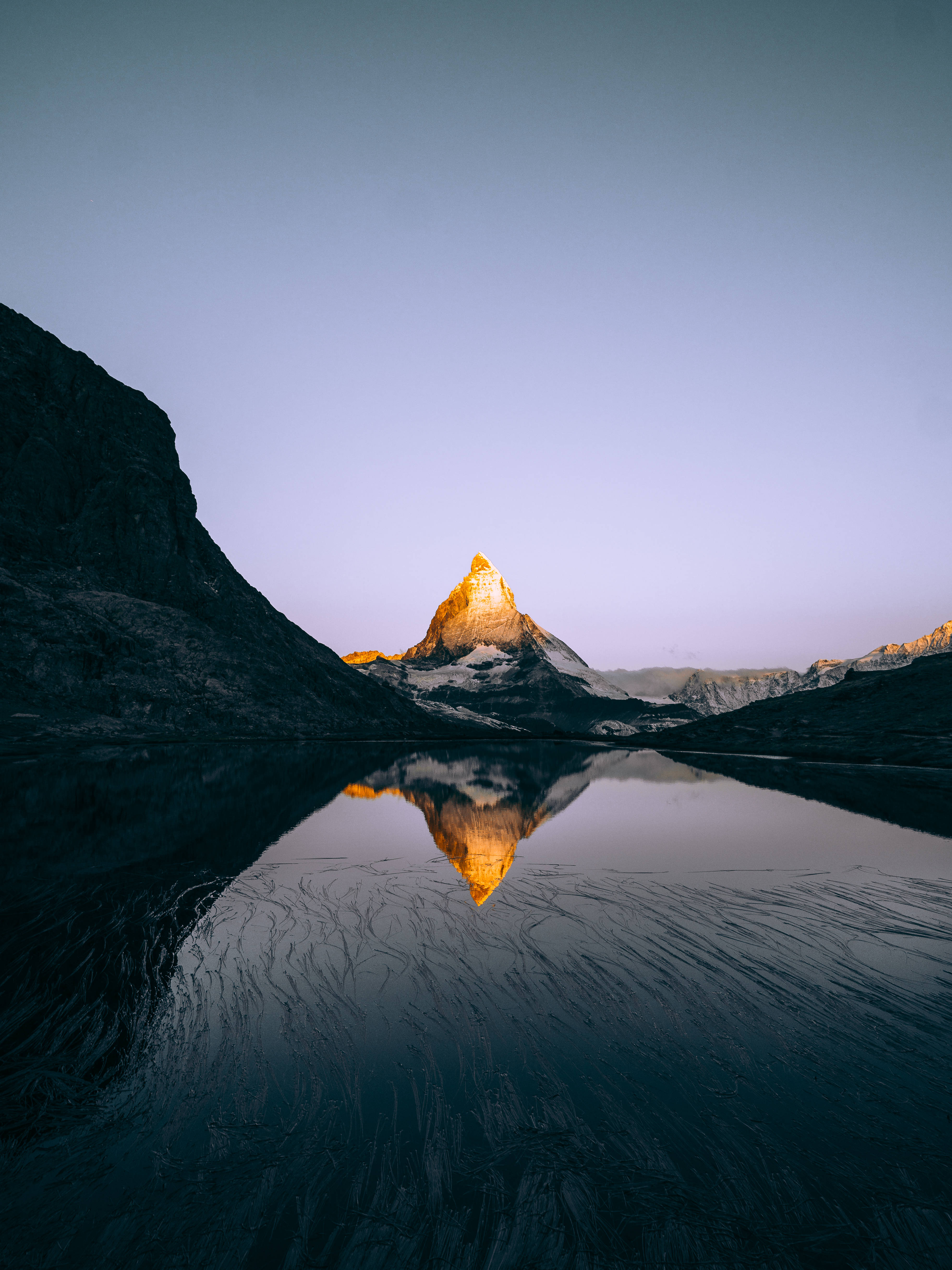 iPad Pro Mountain With Sunlight And Lake Fundal
