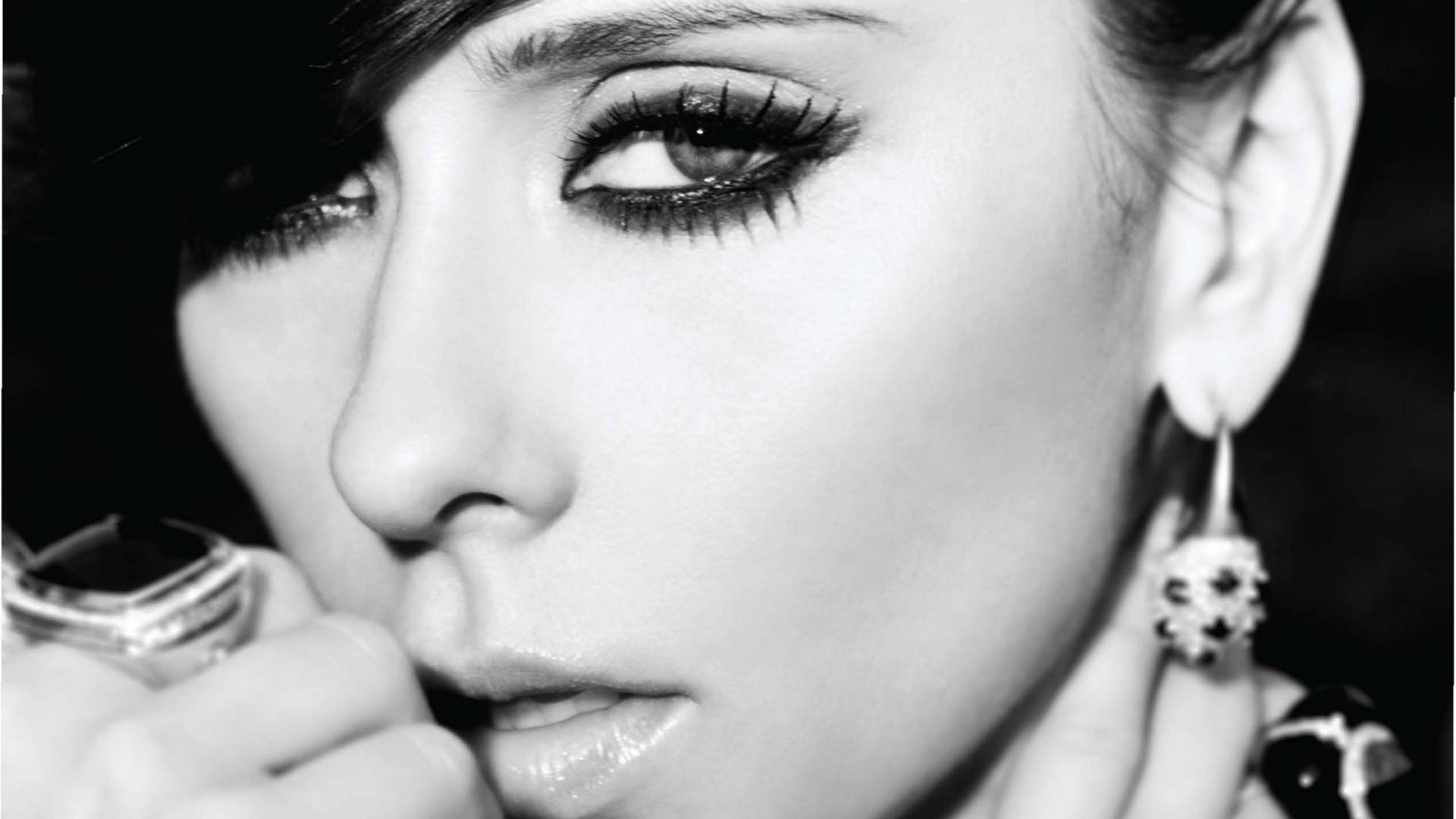 Jennifer Love Hewitt Privire Fascinantă Fundal