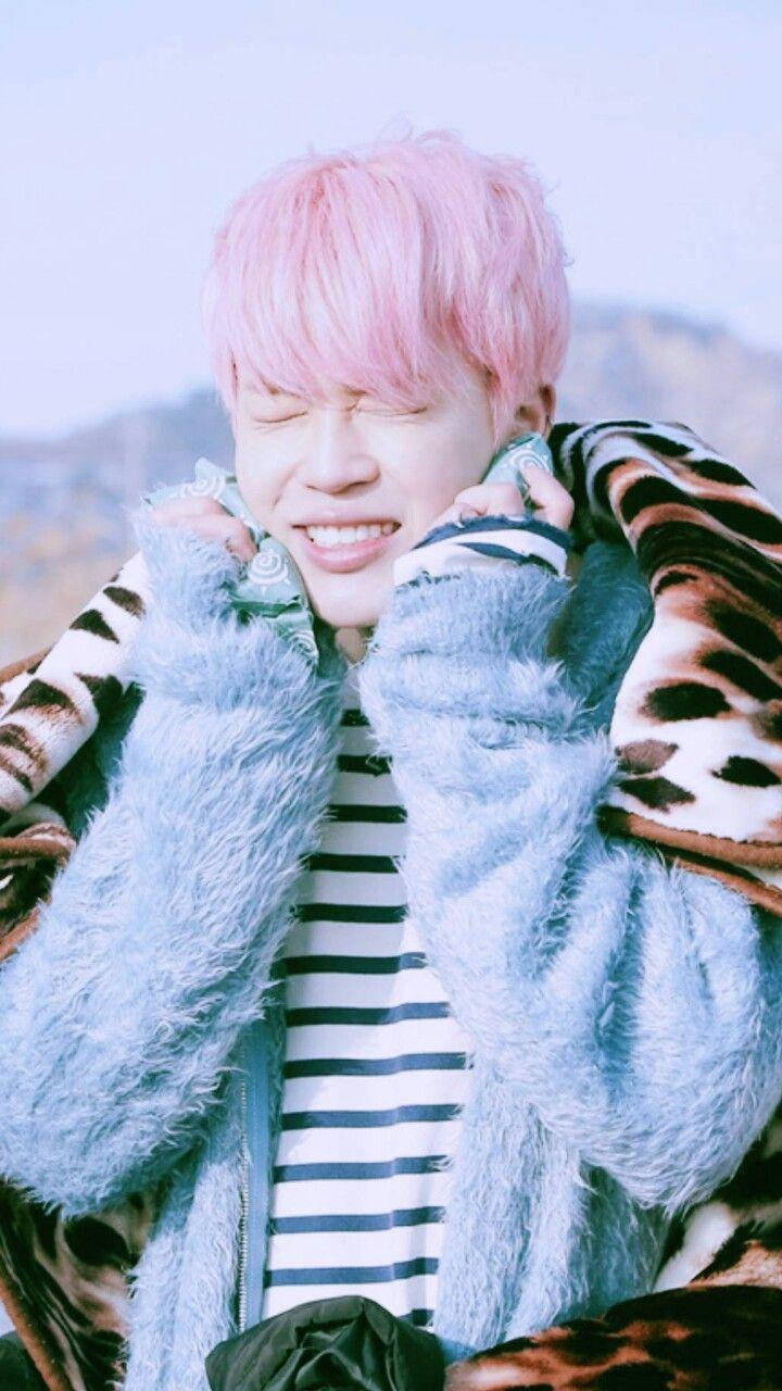 Jimin BTS drăguț în haine de iarnă Fundal