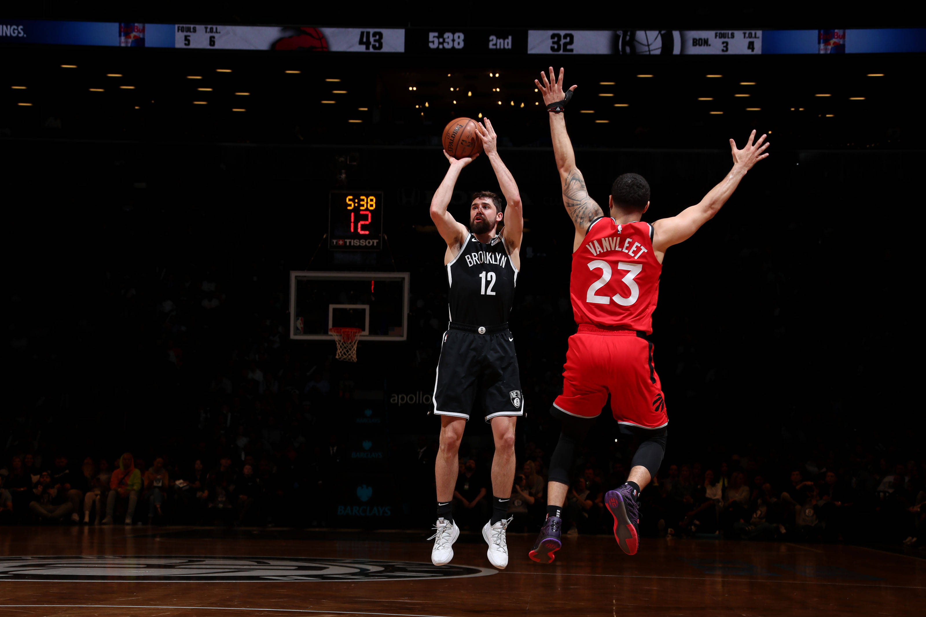 Joe Harris împotriva lui Fred VanVleet Fundal