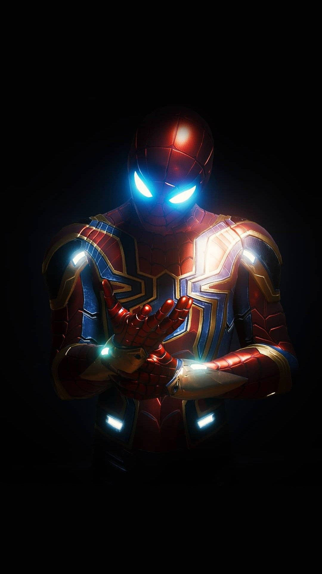 Omul Păianjen în costum de metal cu ochi albaștri strălucitori și costum diferit Marvel Studios. — Spiderman Fundal