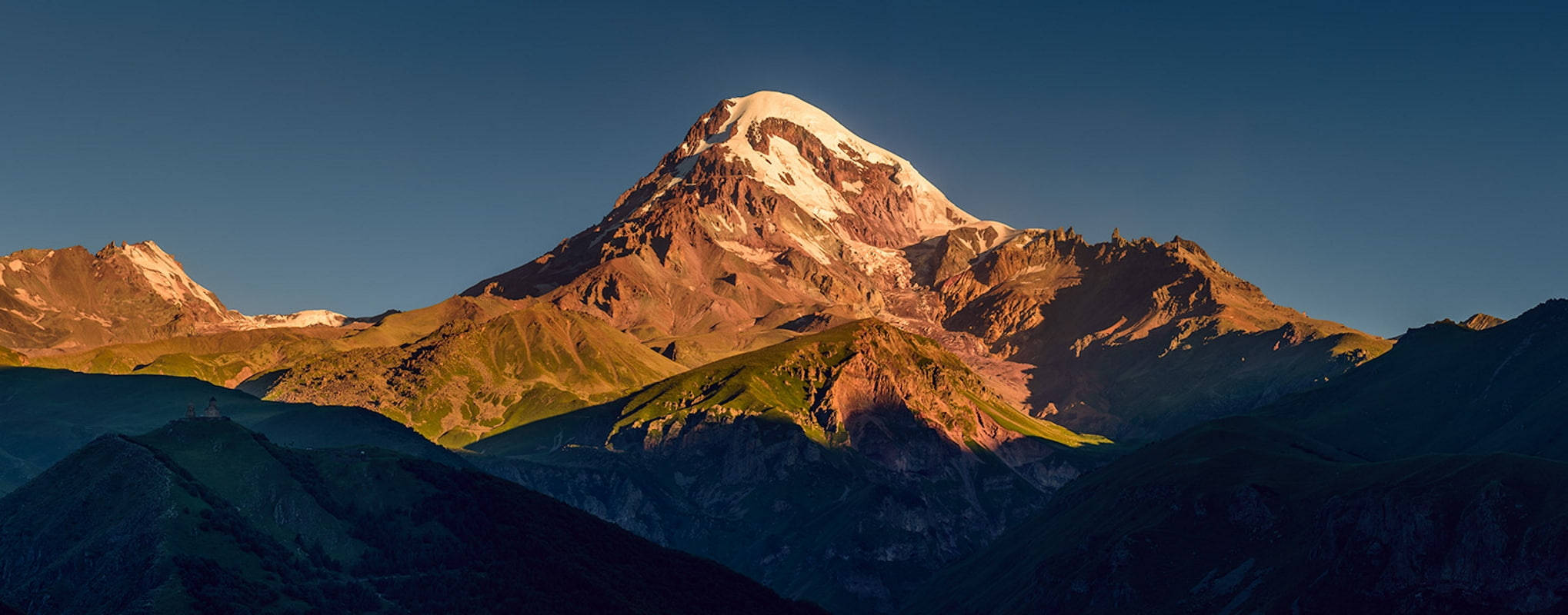 Kazbek Cer Senin Fundal