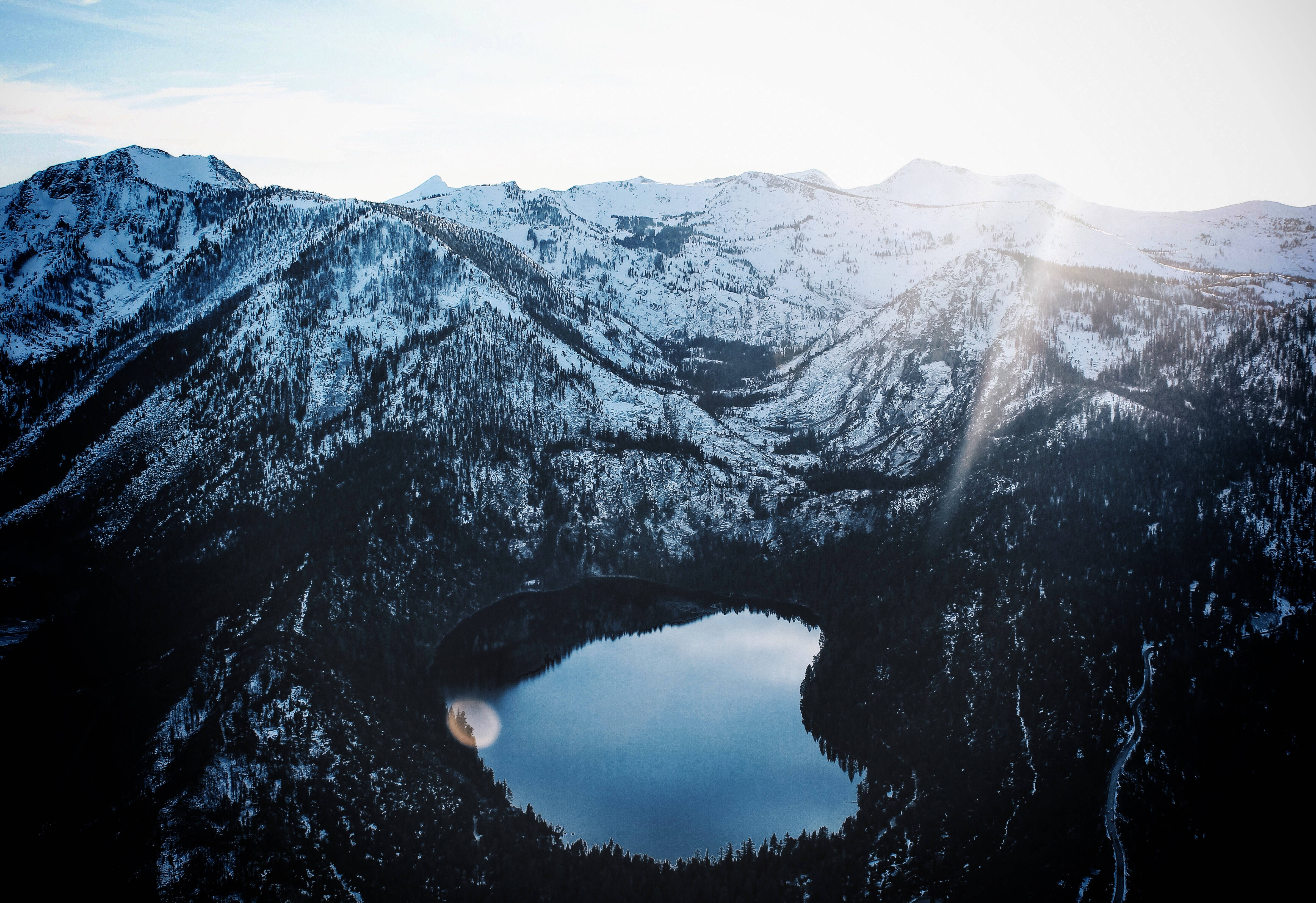 Lac Majestuos Întunecat 4K Fundal