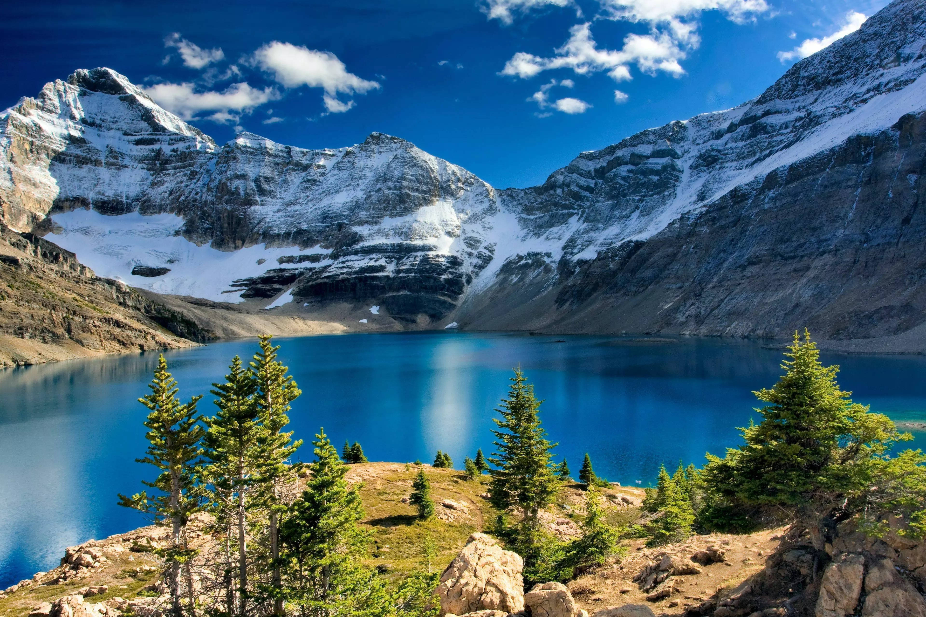 Lac Natură Munte Înzăpezit 32K Ultra HD Fundal