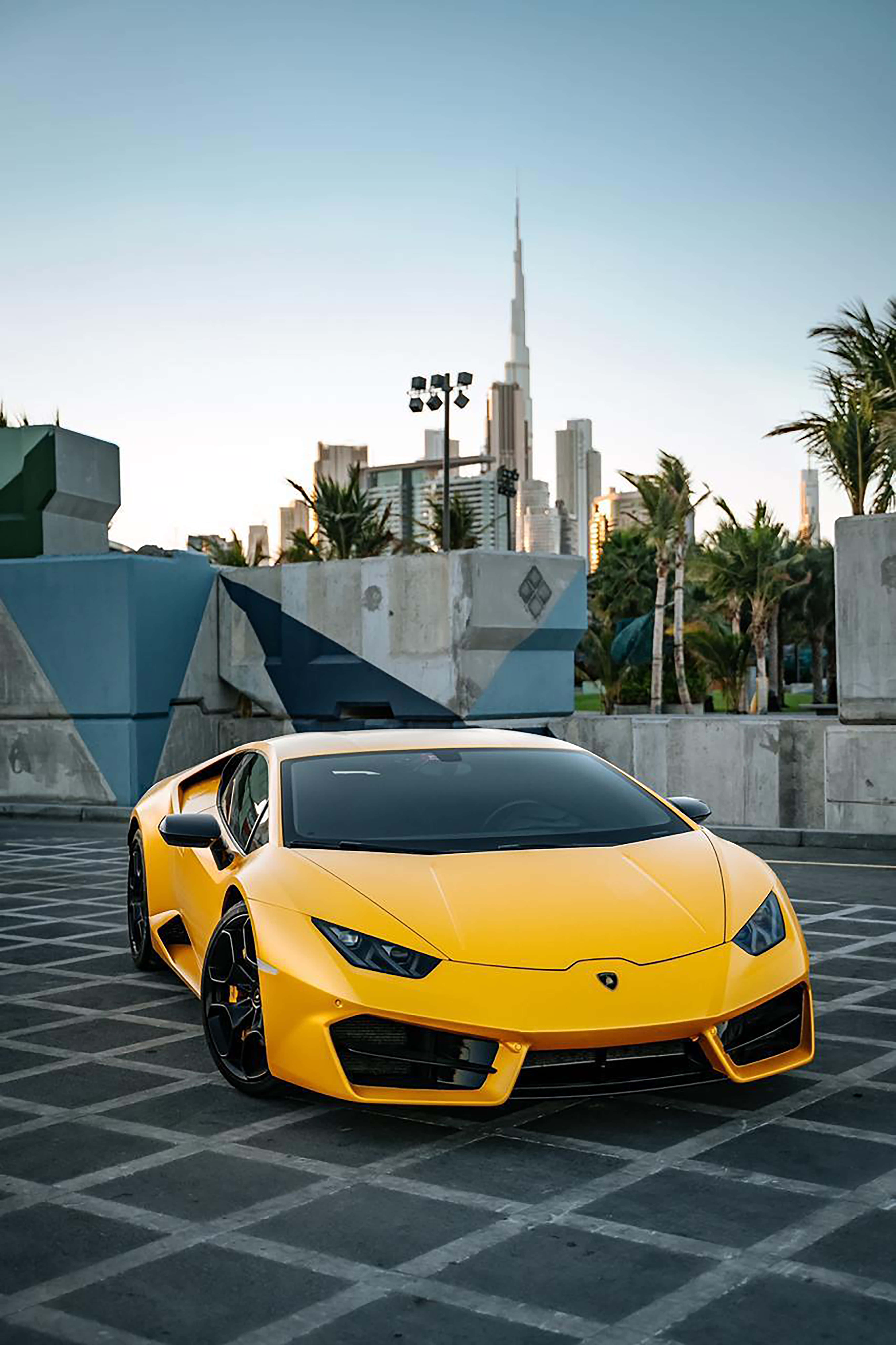 Lamborghini Exclusiv pe Autostradă Fundal