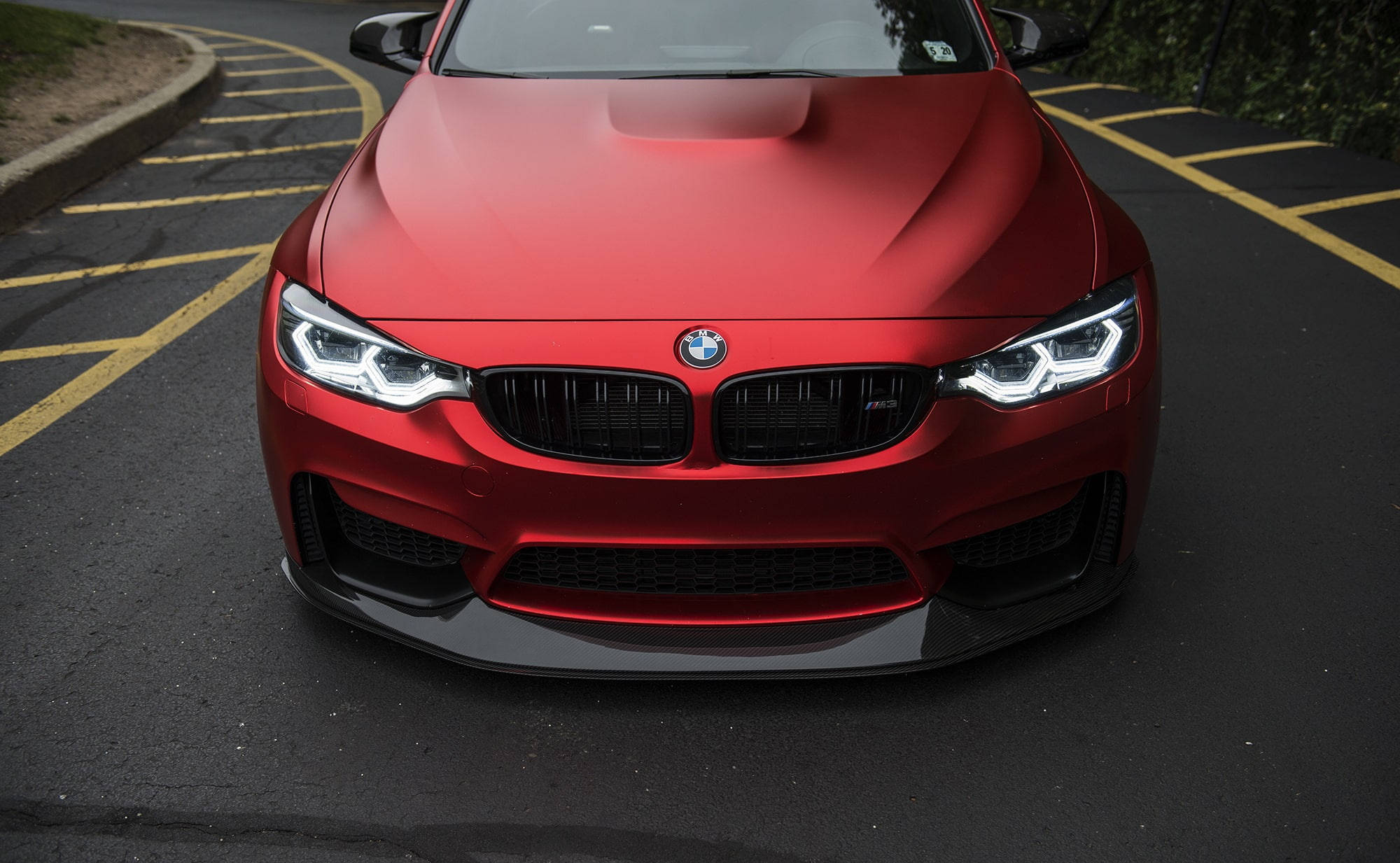 Laptop BMW M3 Roșu Mat Fundal