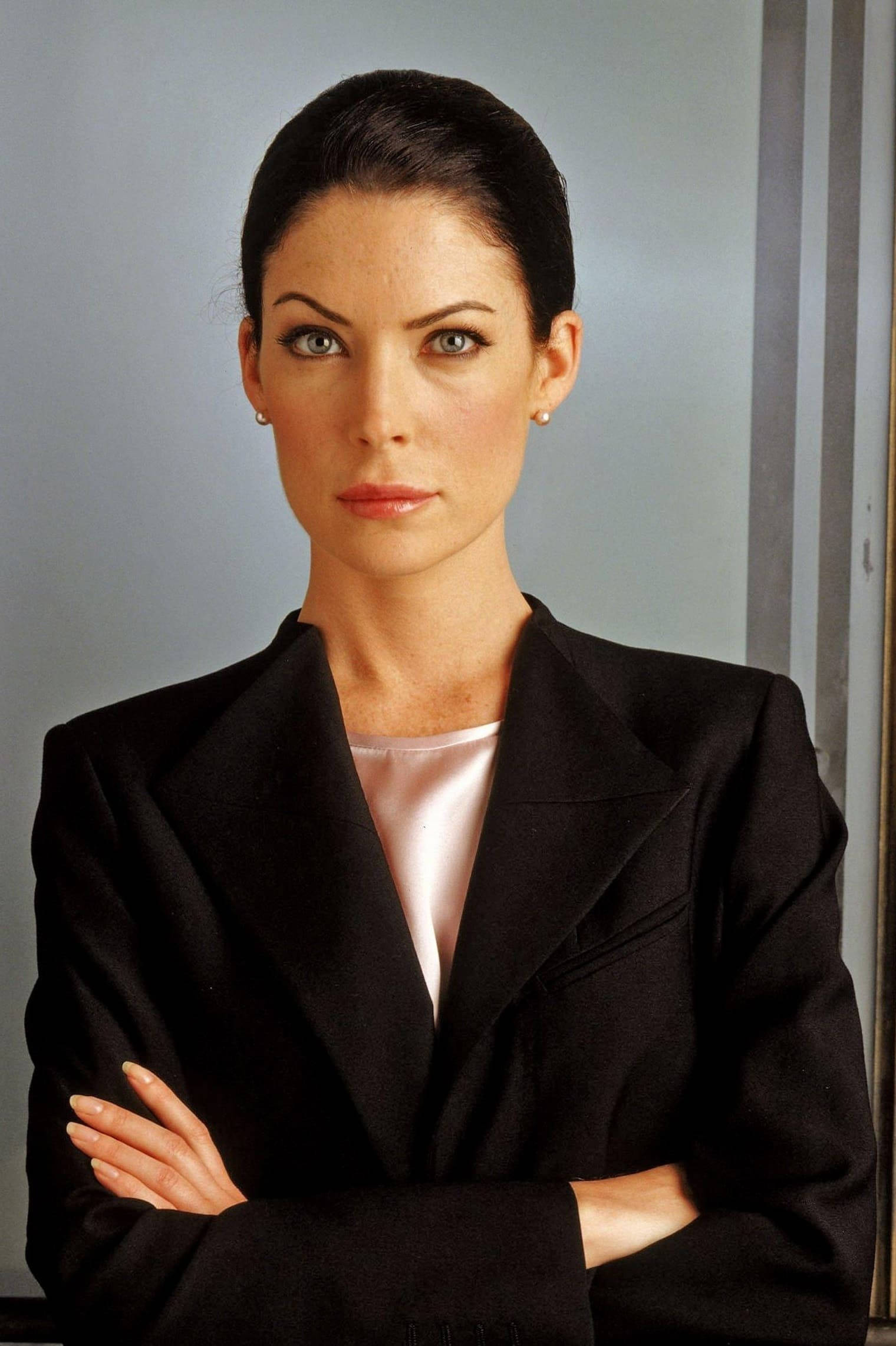 Lara Flynn Boyle în Rolul Helen Gamble Fundal