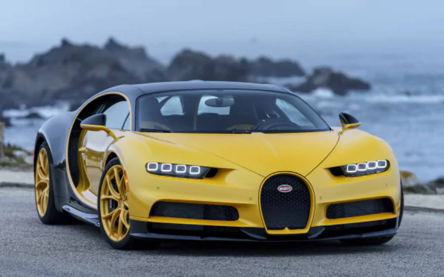 Legenda: Majestuosul Bugatti Chiron Galben în Rezoluție 4K Fundal