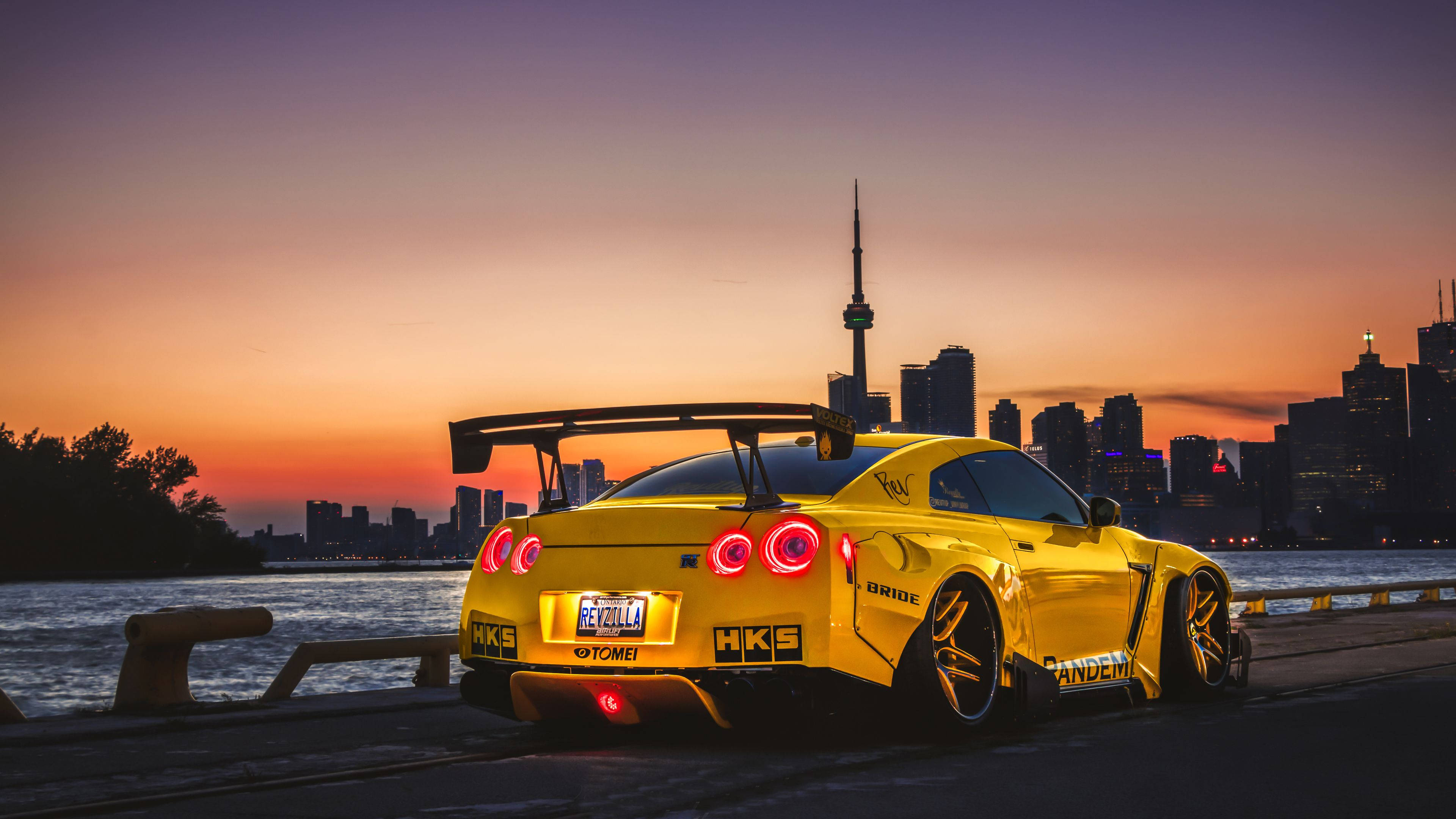 Legendarul Nissan GT-R Galben în Calitate 4K Fundal