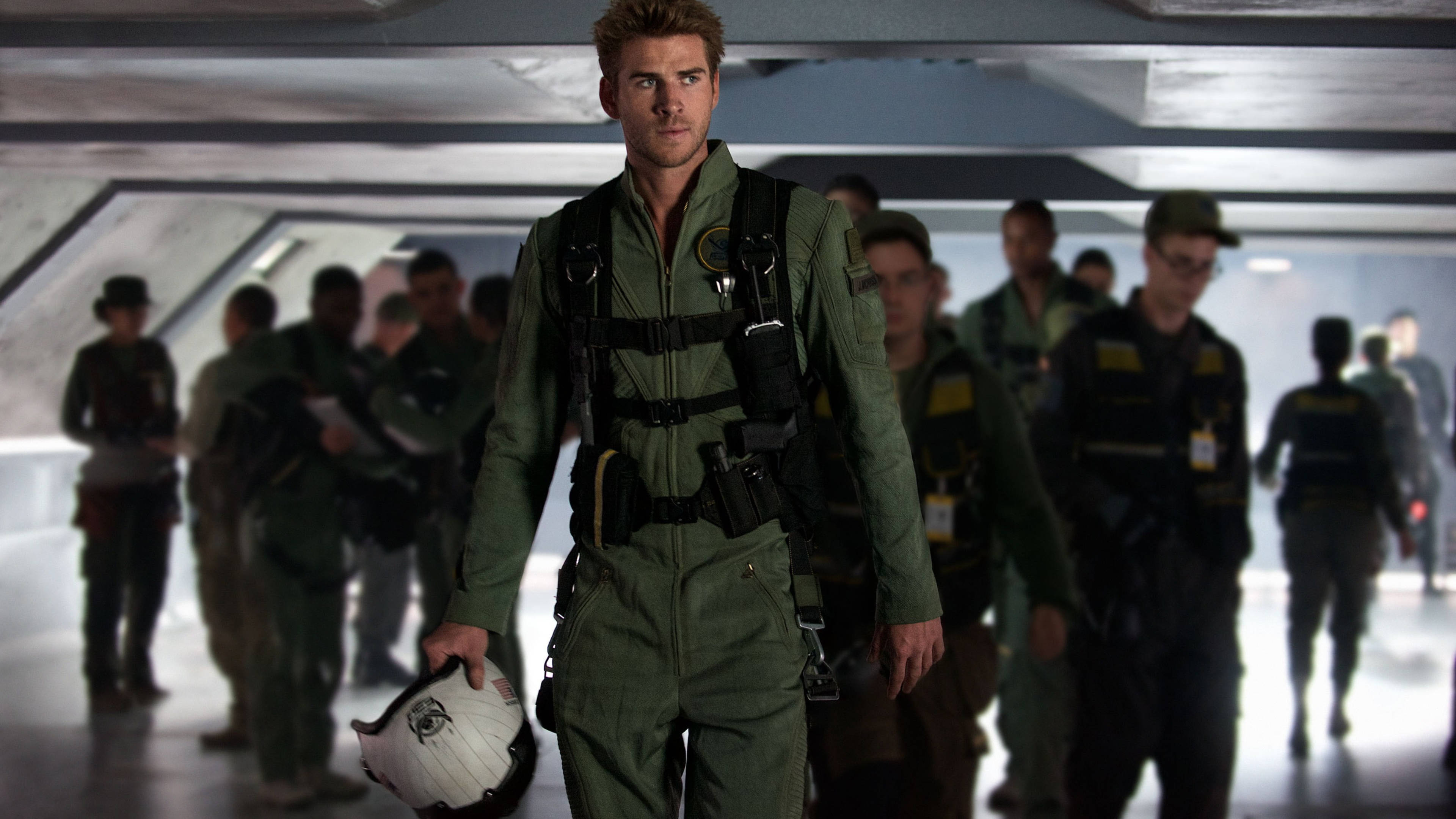Liam Hemsworth Independence Day Fundal