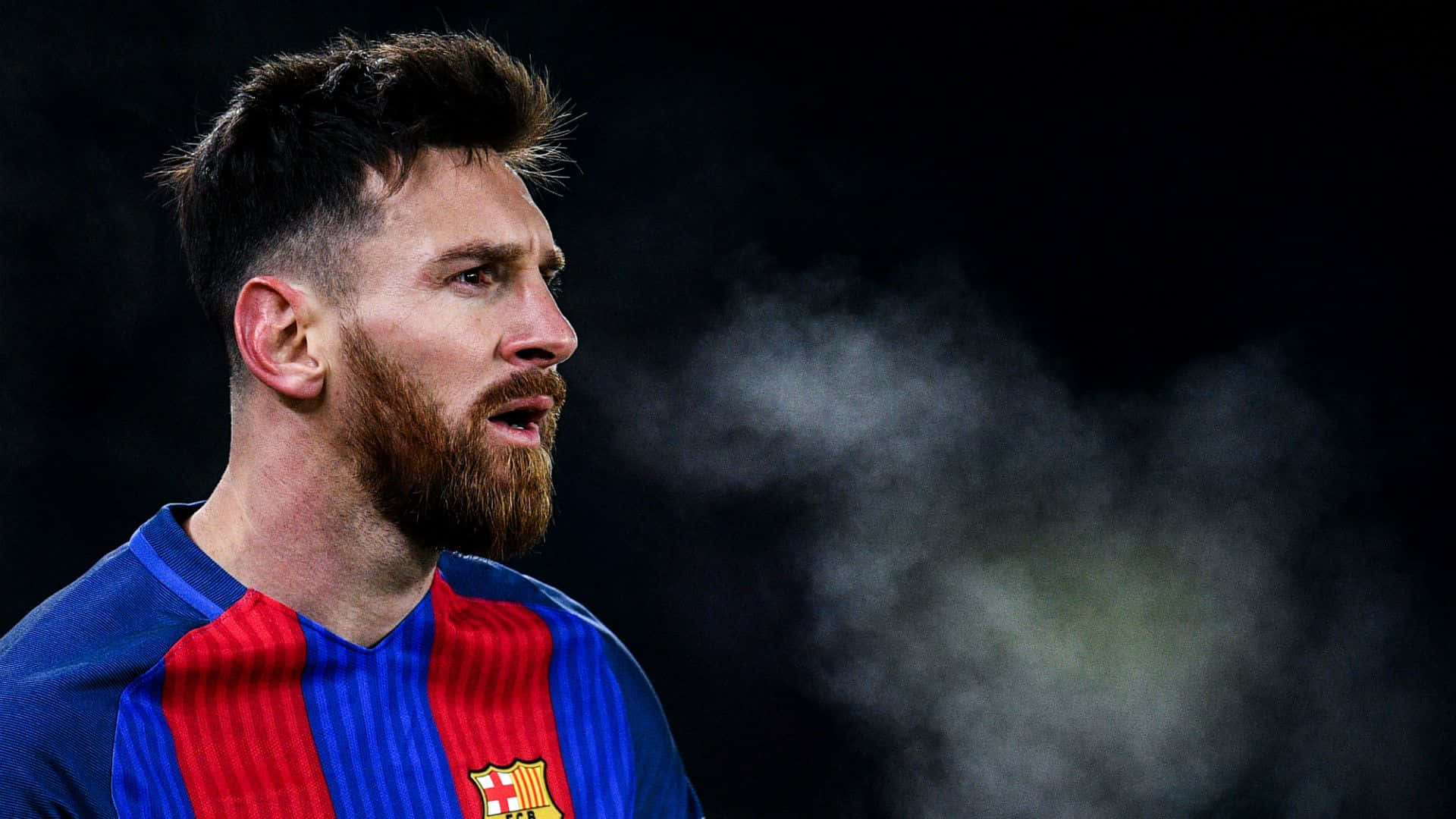 lionel messi stă în fața fumului Fundal