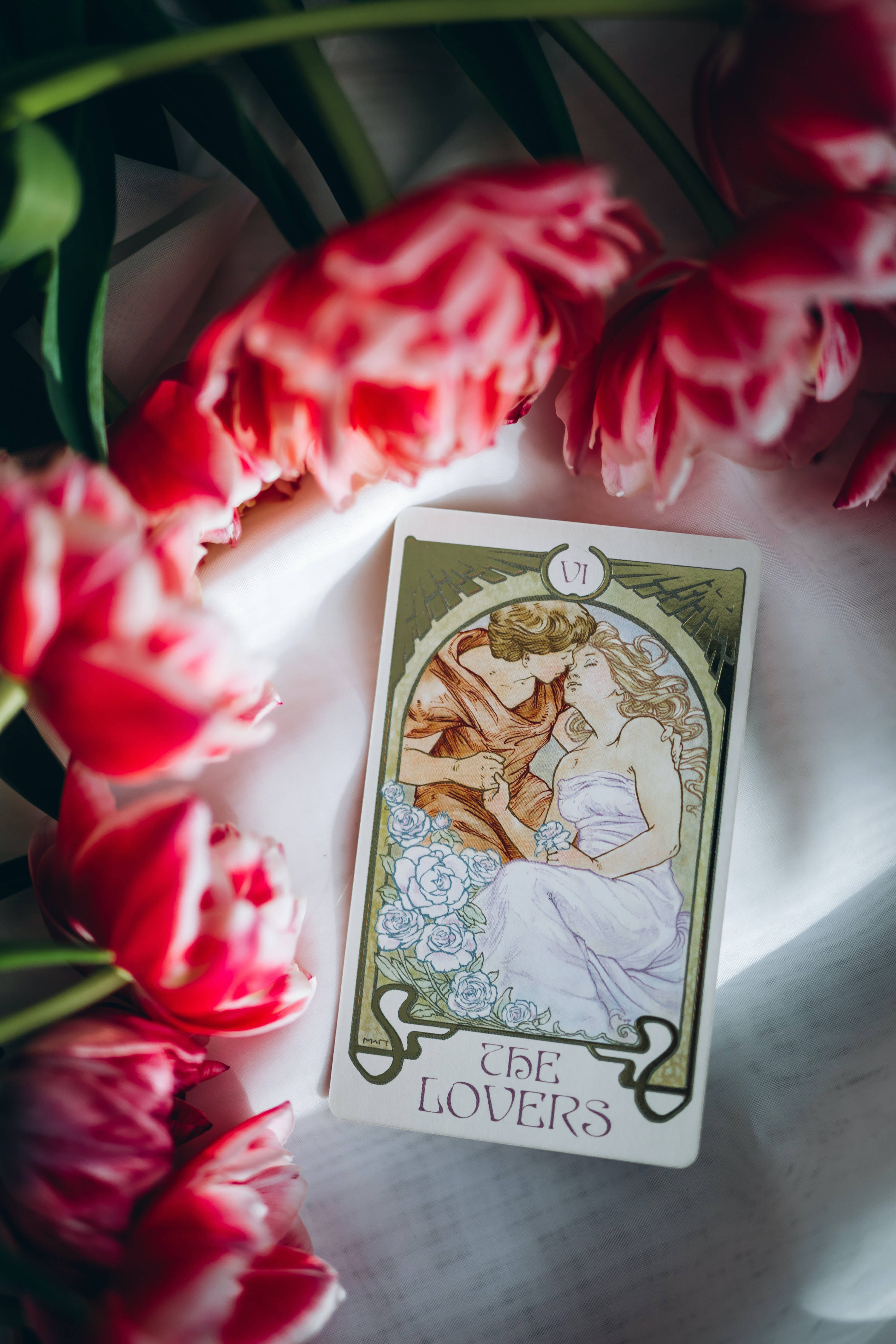 Lovers Tarot Card Fundal