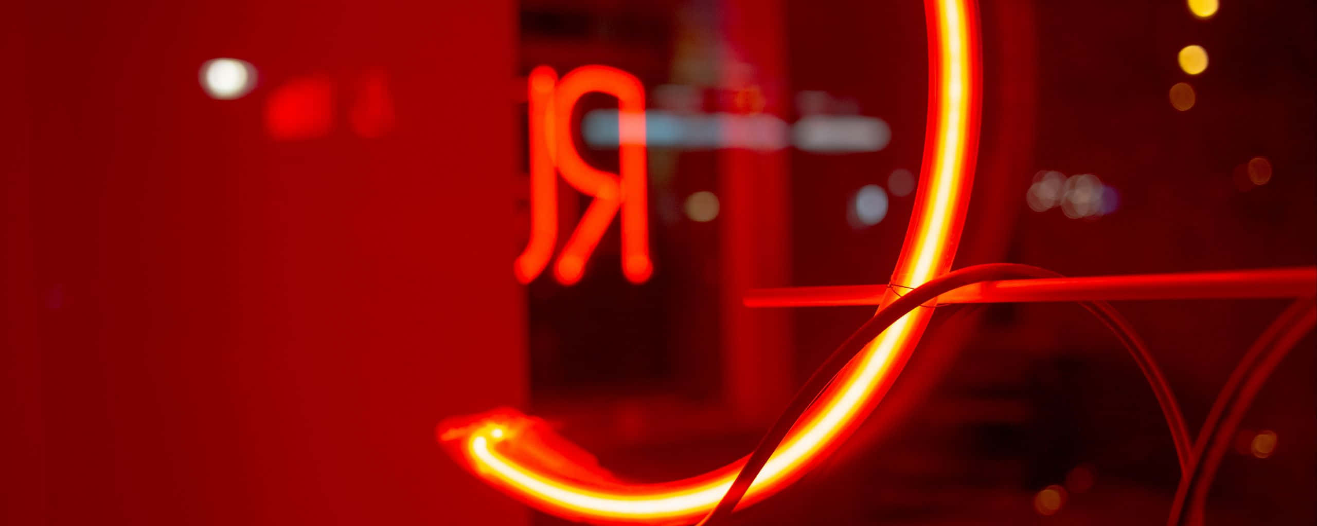 Lumină Neon Pe Sticlă Roșie Ultra Wide HD Fundal