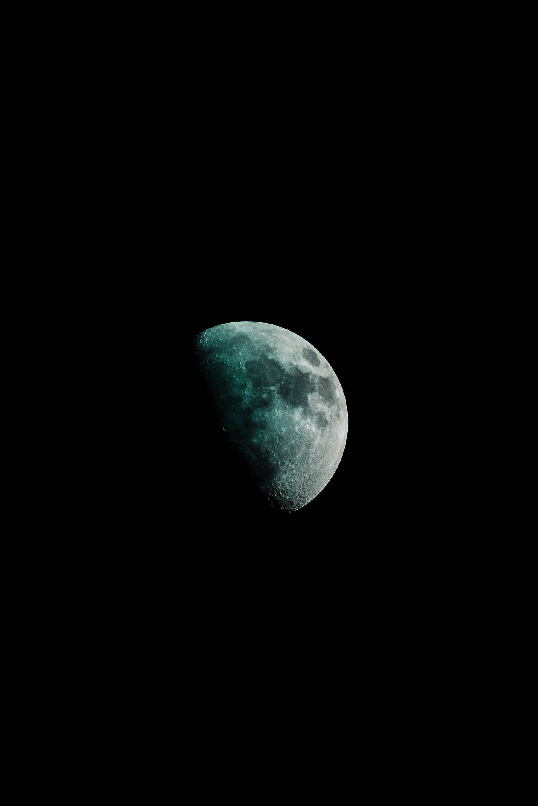 Luna în spațiu 4K telefon Fundal
