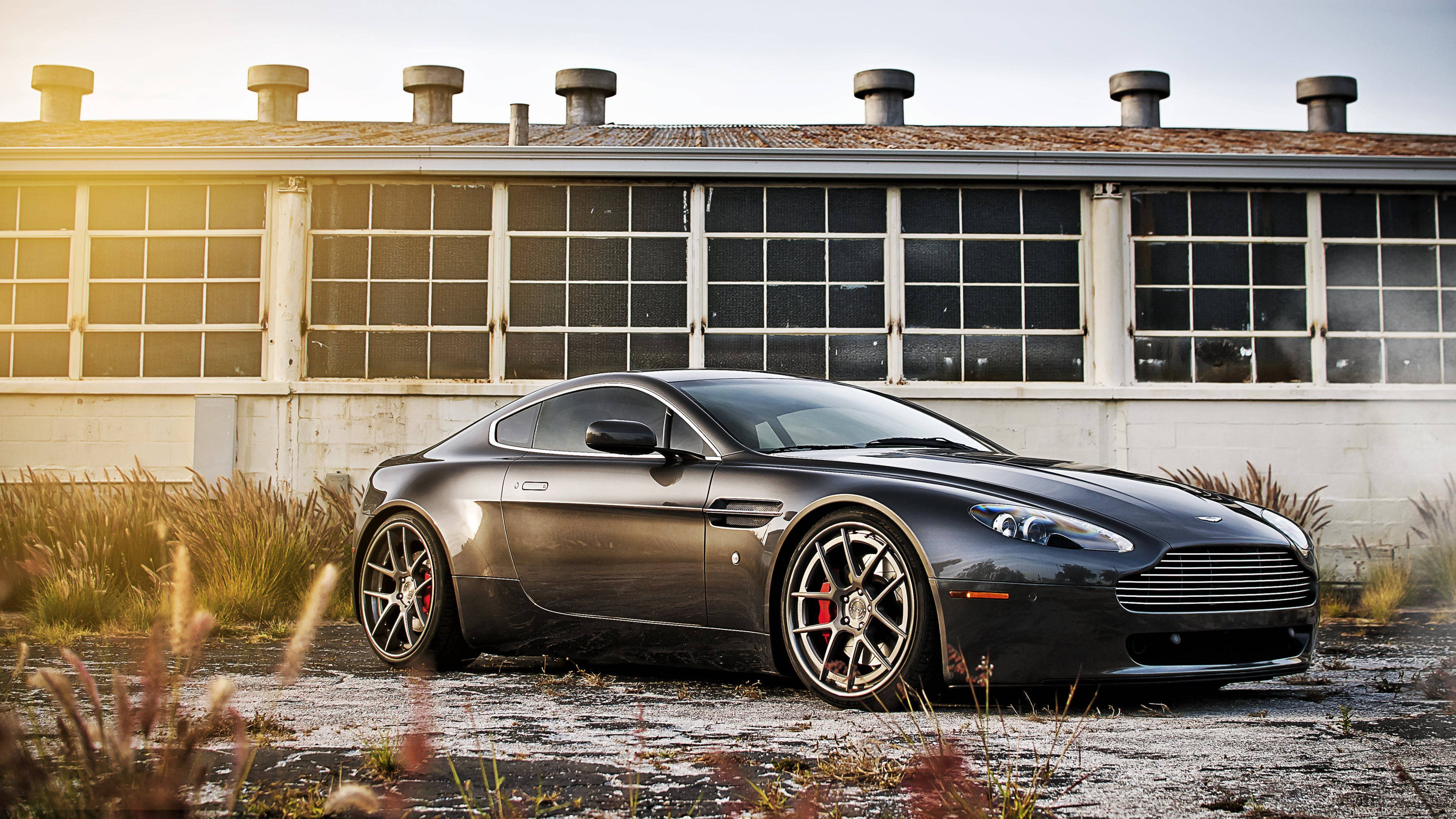Mașină 4K Gri Aston Martin Db8 Fundal