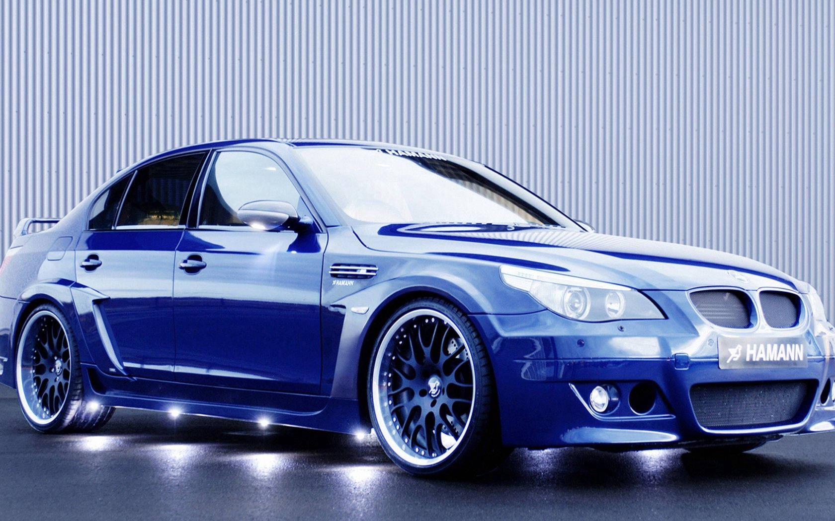 Mașină BMW Hamann albastră Fundal