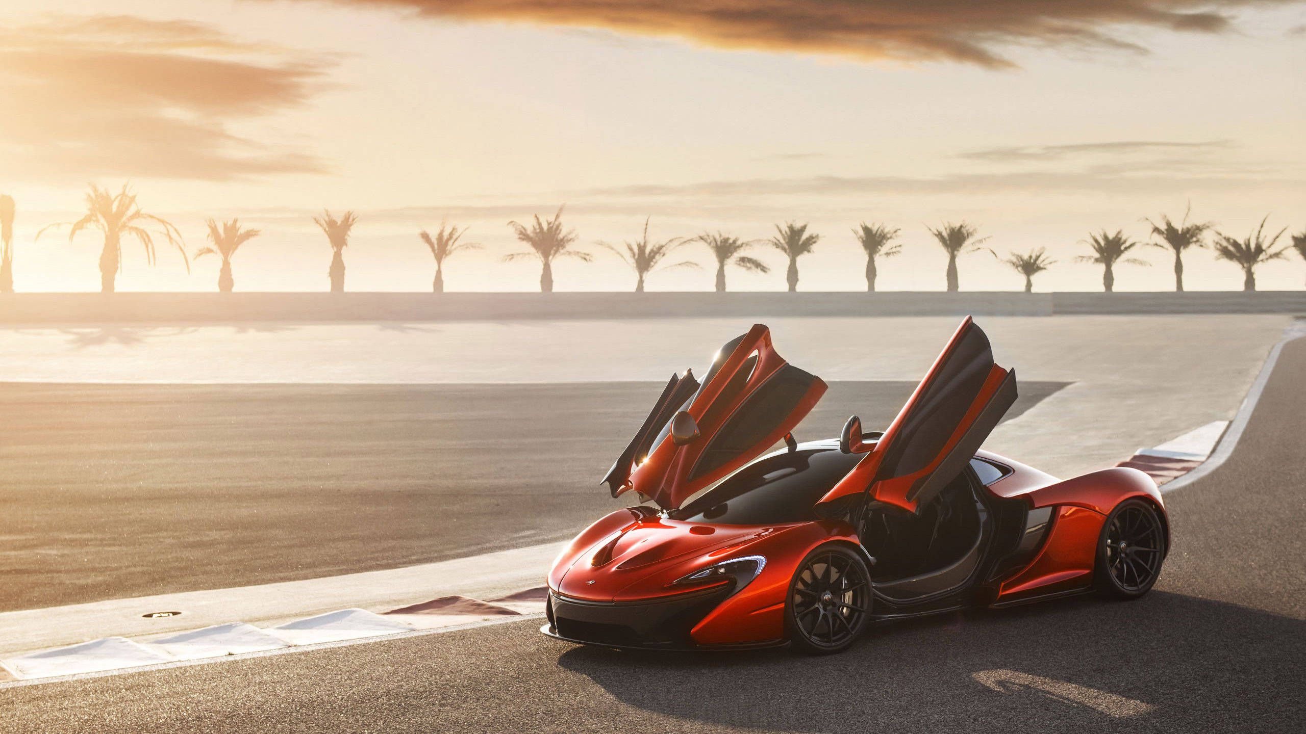Mașină Cool Roșie McLaren Fundal