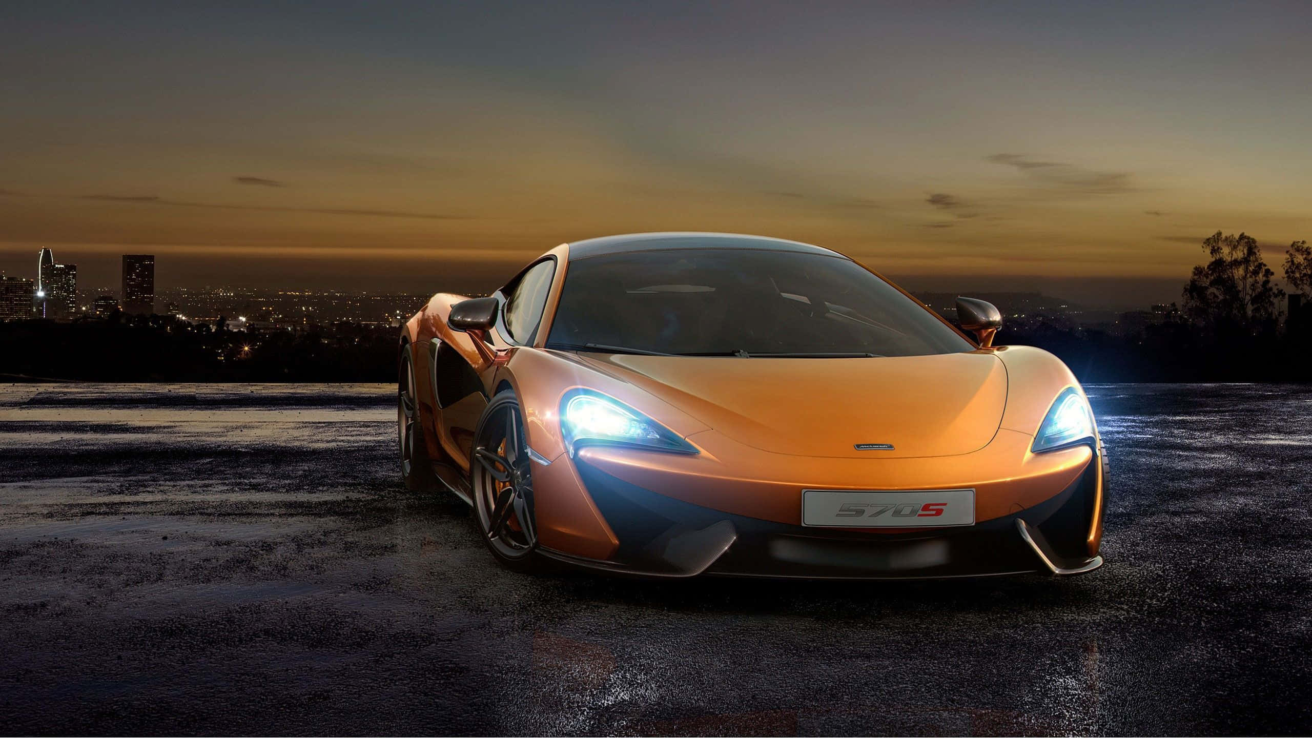 Mașina McLaren Galbenă Tare Fundal