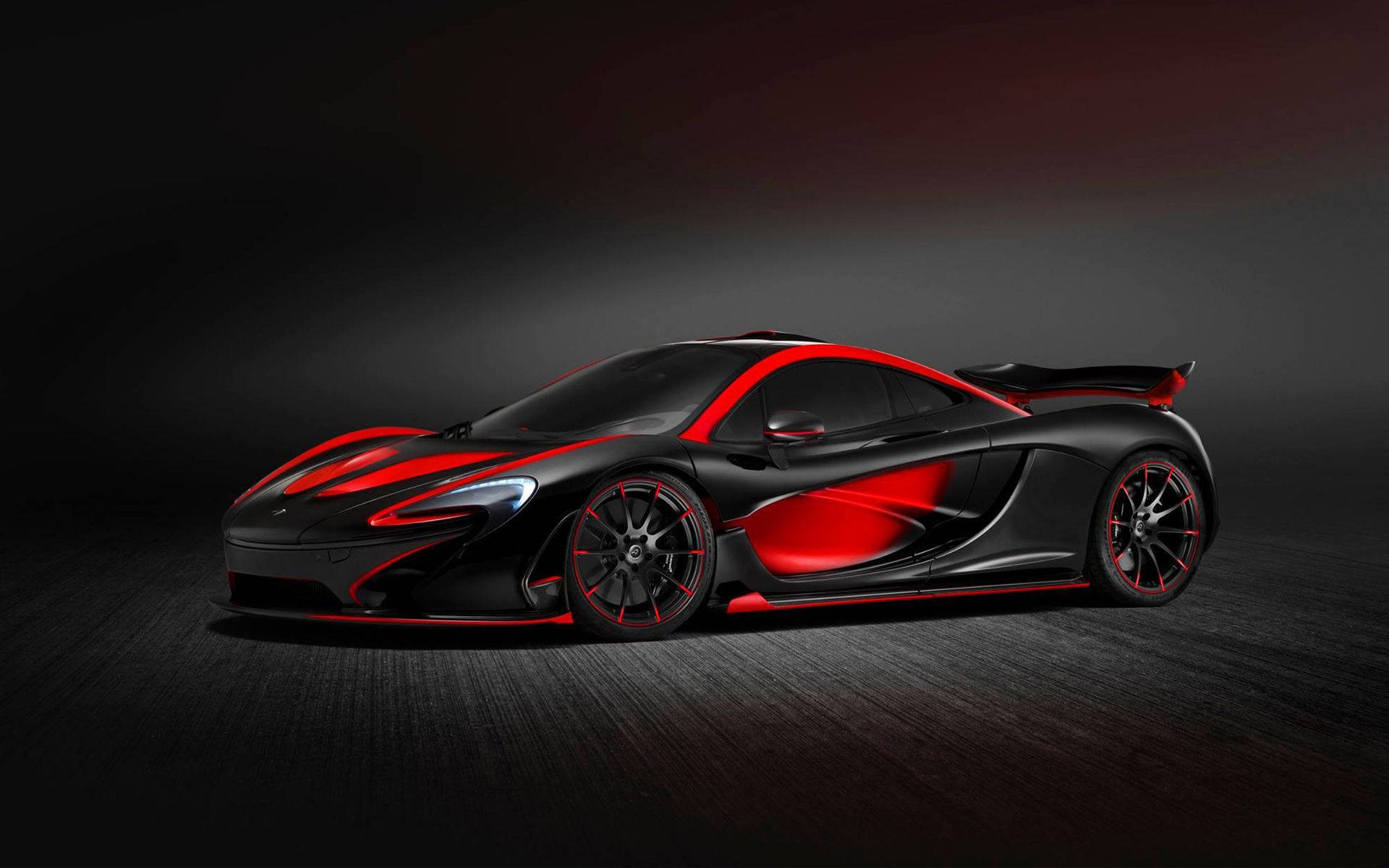 Mașină McLaren P1 Roșie Neagră Gri Cool Fundal