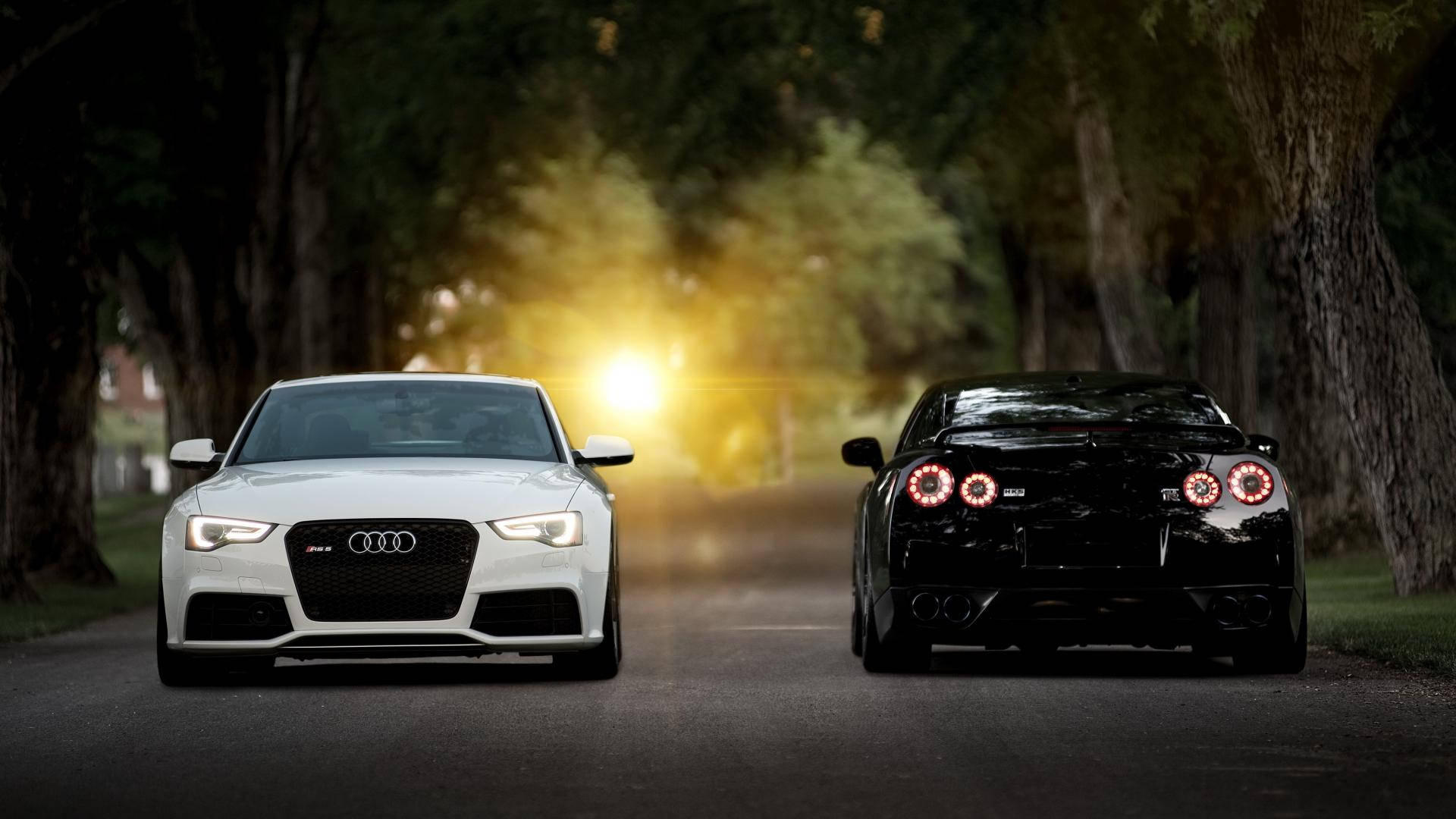 Mașini Nissan GTR Albe și Negre Fundal
