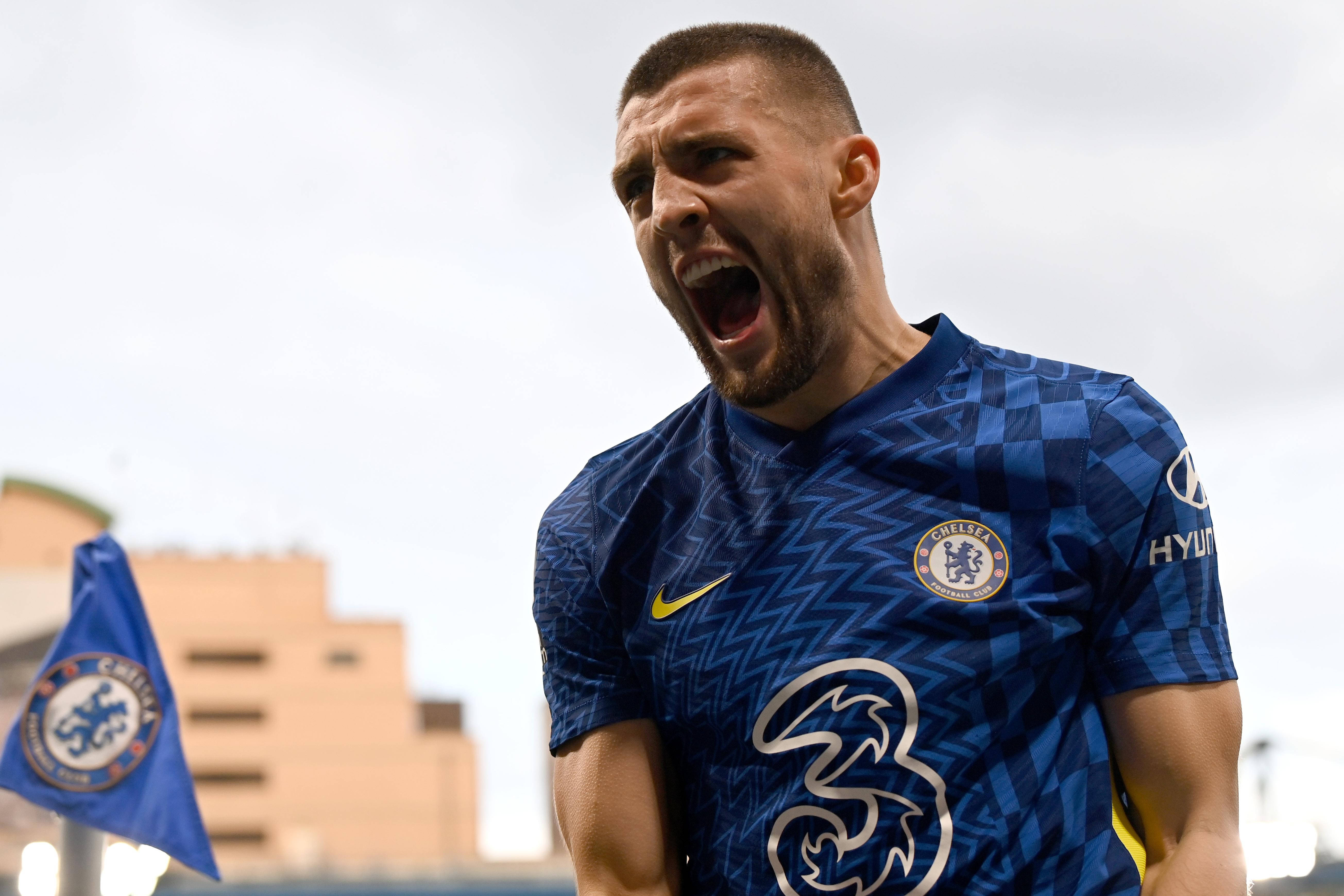 Mateo Kovacic țipând, numărul 3 Fundal